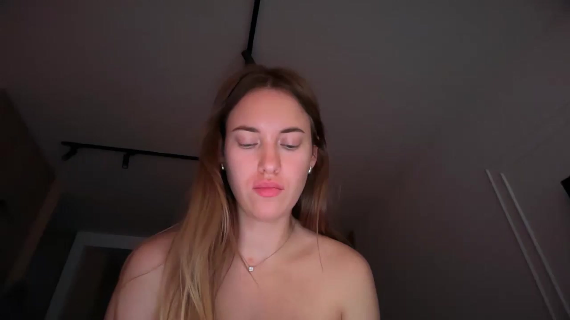 Gallery image thumbnail from SkySunFlower's myfreecams stream on, 07/10/2026, 06:01 image 2 of 20