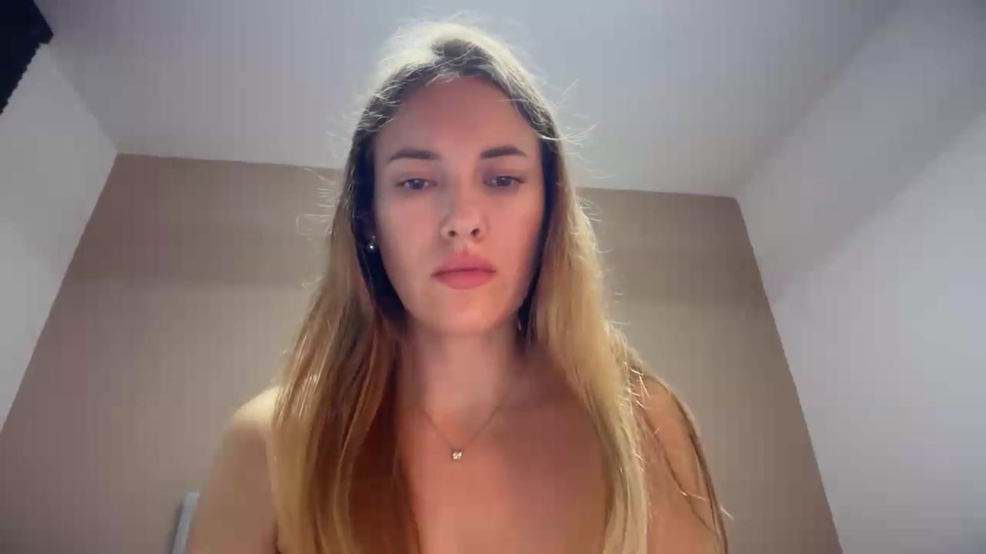 Gallery image thumbnail from SkySunFlower's myfreecams stream on, 07/18/2026, 01:49 image 2 of 20
