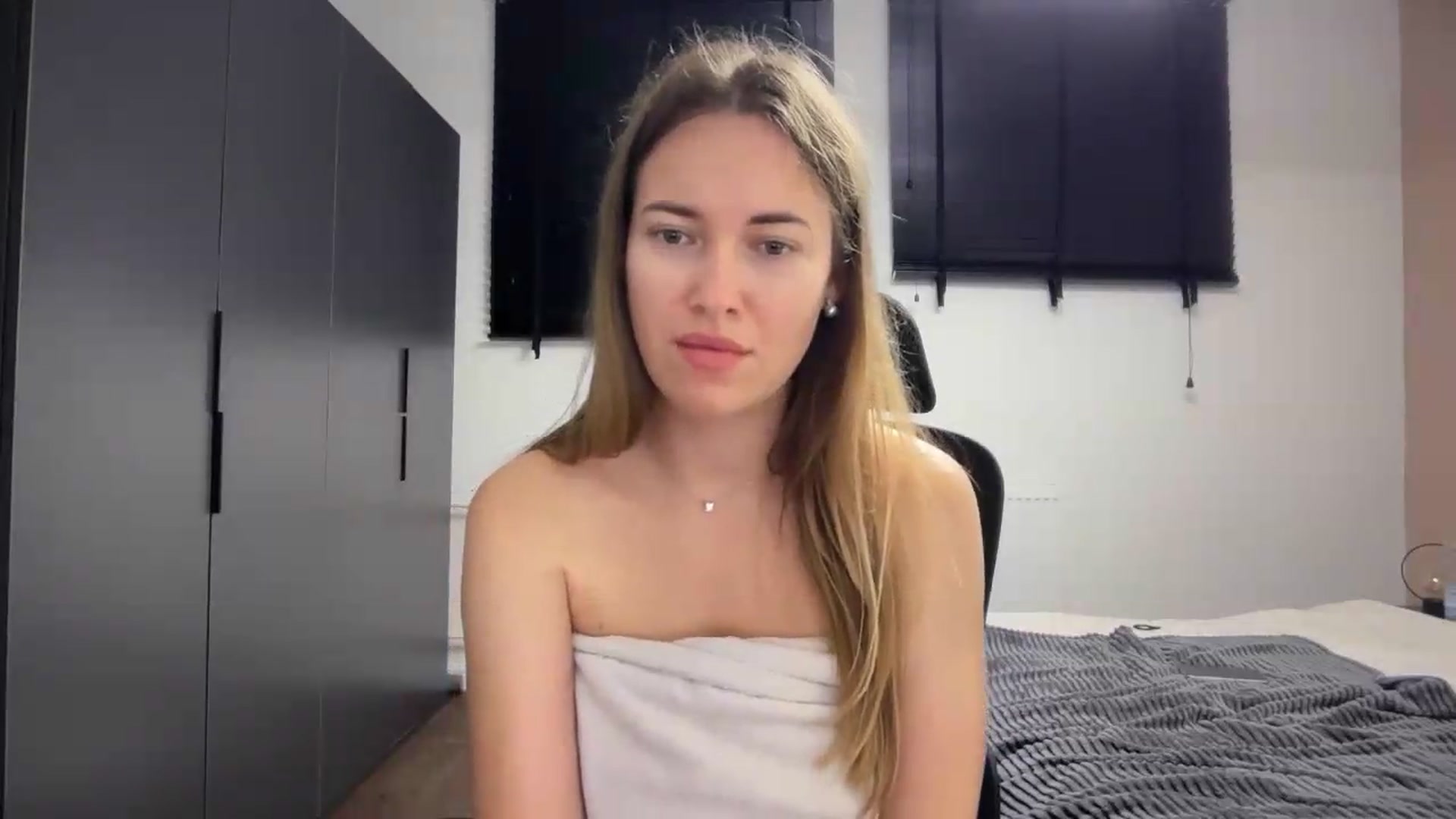 Gallery image thumbnail from SkySunFlower's myfreecams stream on, 07/18/2026, 04:16 image 20 of 20