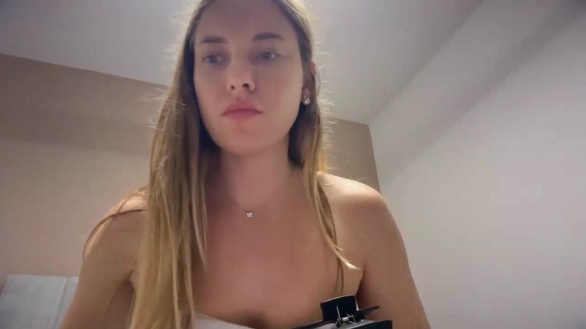 Gallery image thumbnail from SkySunFlower's myfreecams stream on, 07/18/2026, 05:45 image 4 of 20
