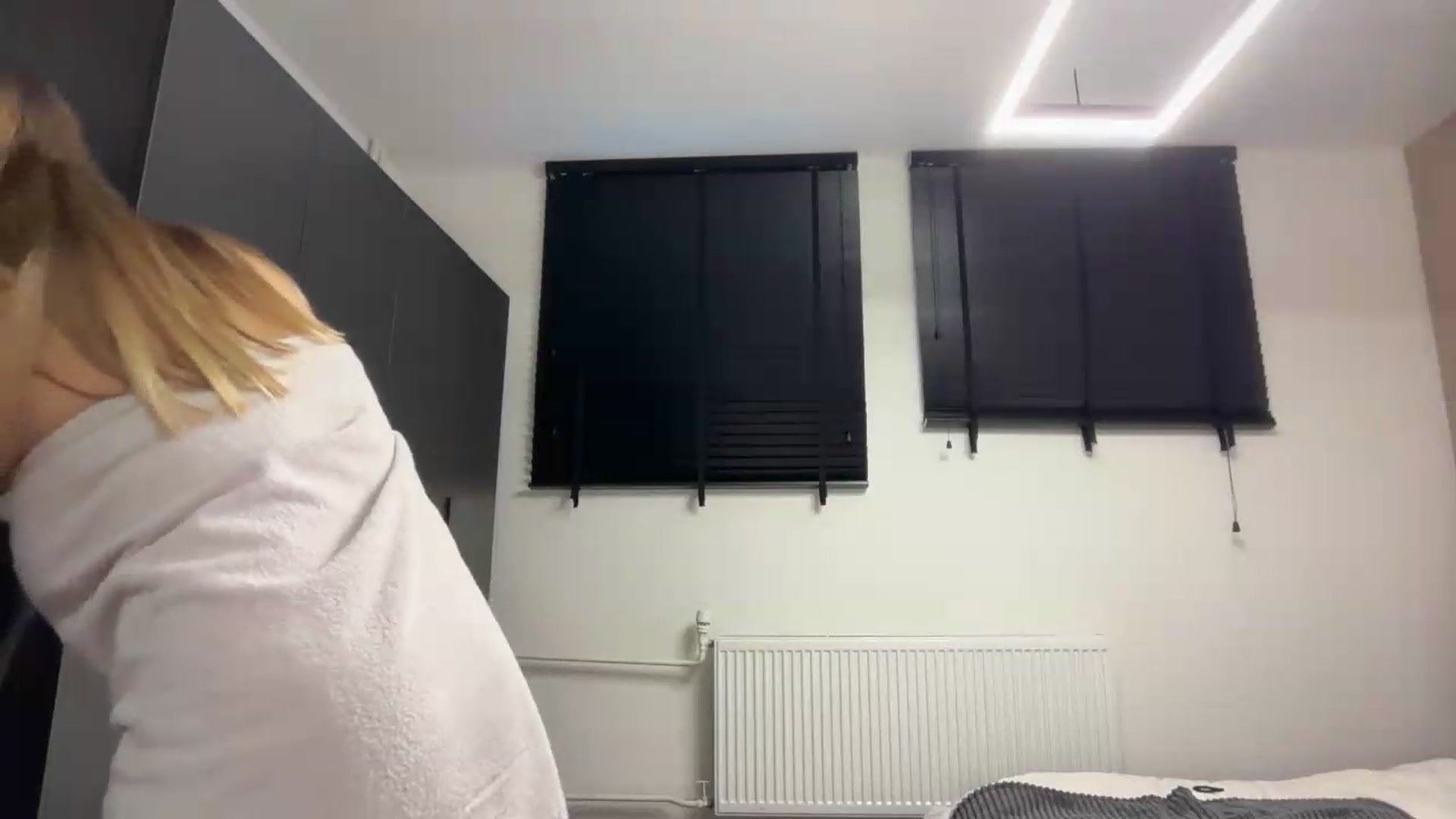 Gallery image thumbnail from SkySunFlower's myfreecams stream on, 07/18/2026, 05:45 image 3 of 20