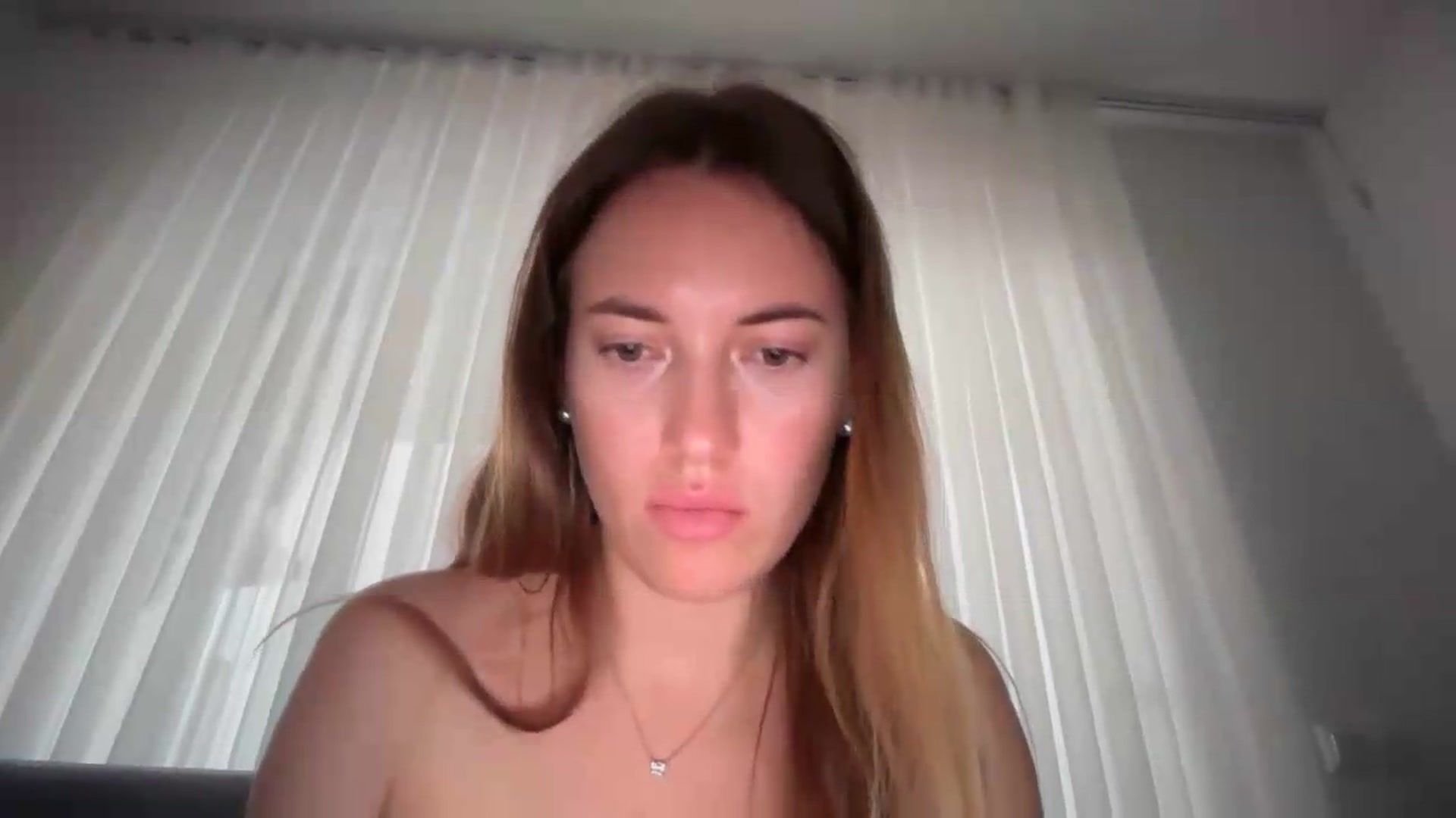 Gallery image thumbnail from SkySunFlower's myfreecams stream on, 07/20/2026, 17:56 image 17 of 20