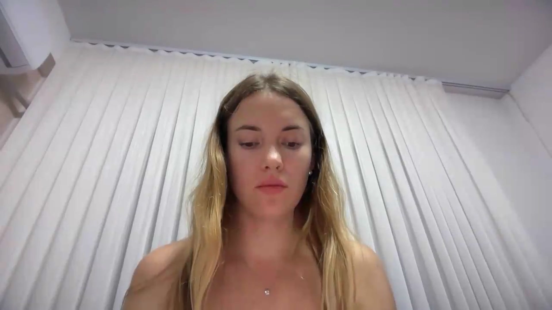 Gallery image thumbnail from SkySunFlower's myfreecams stream on, 07/20/2026, 21:58 image 15 of 20