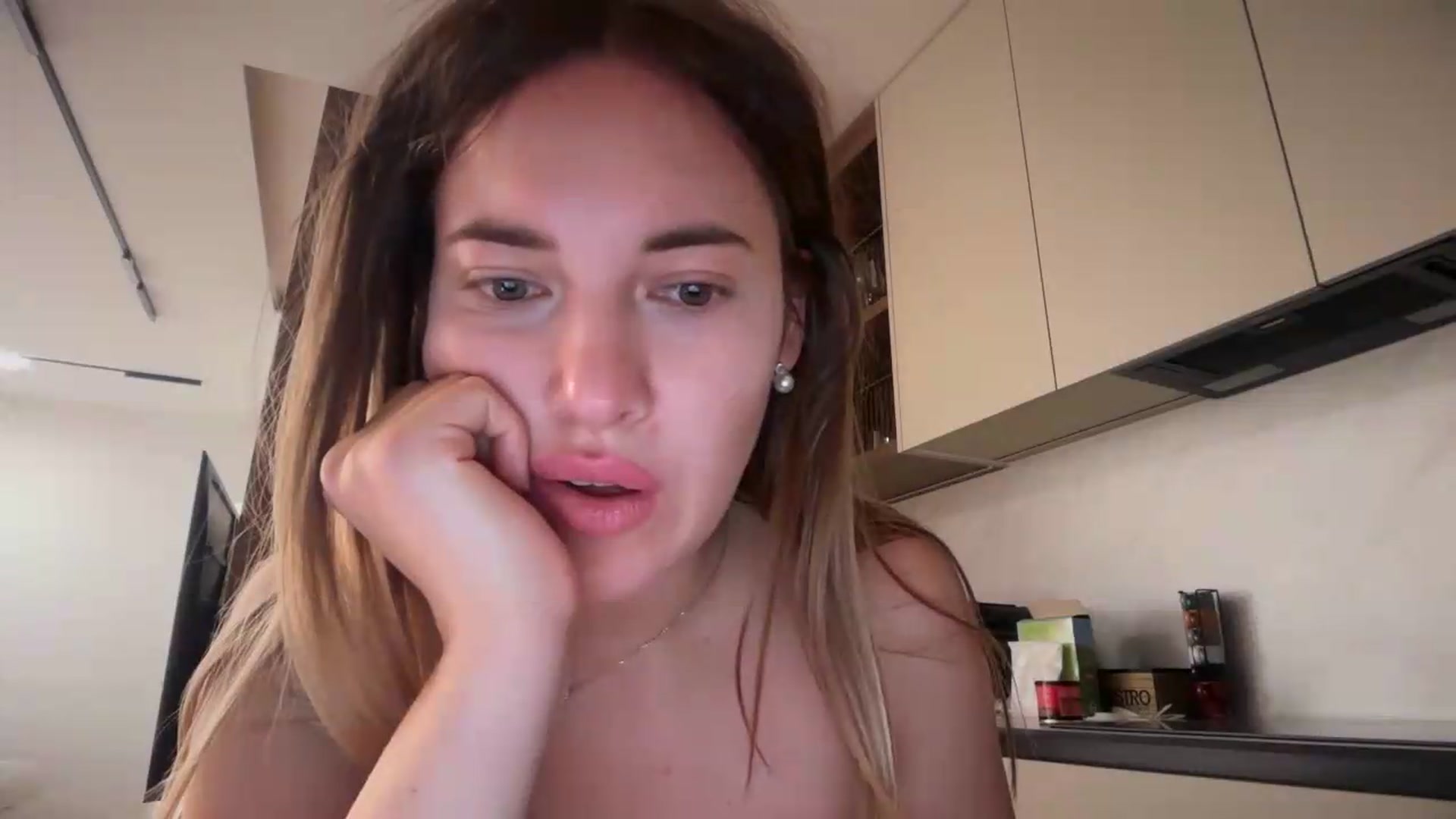 Gallery image thumbnail from SkySunFlower's myfreecams stream on, 07/27/2026, 01:00 image 14 of 20