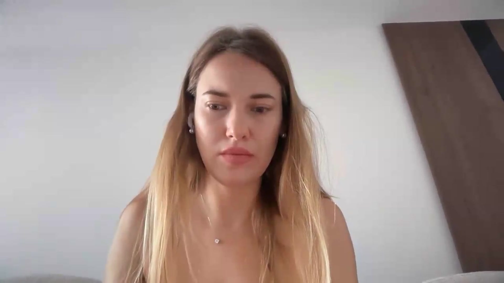 Gallery image thumbnail from SkySunFlower's myfreecams stream on, 07/28/2026, 11:58 image 14 of 20