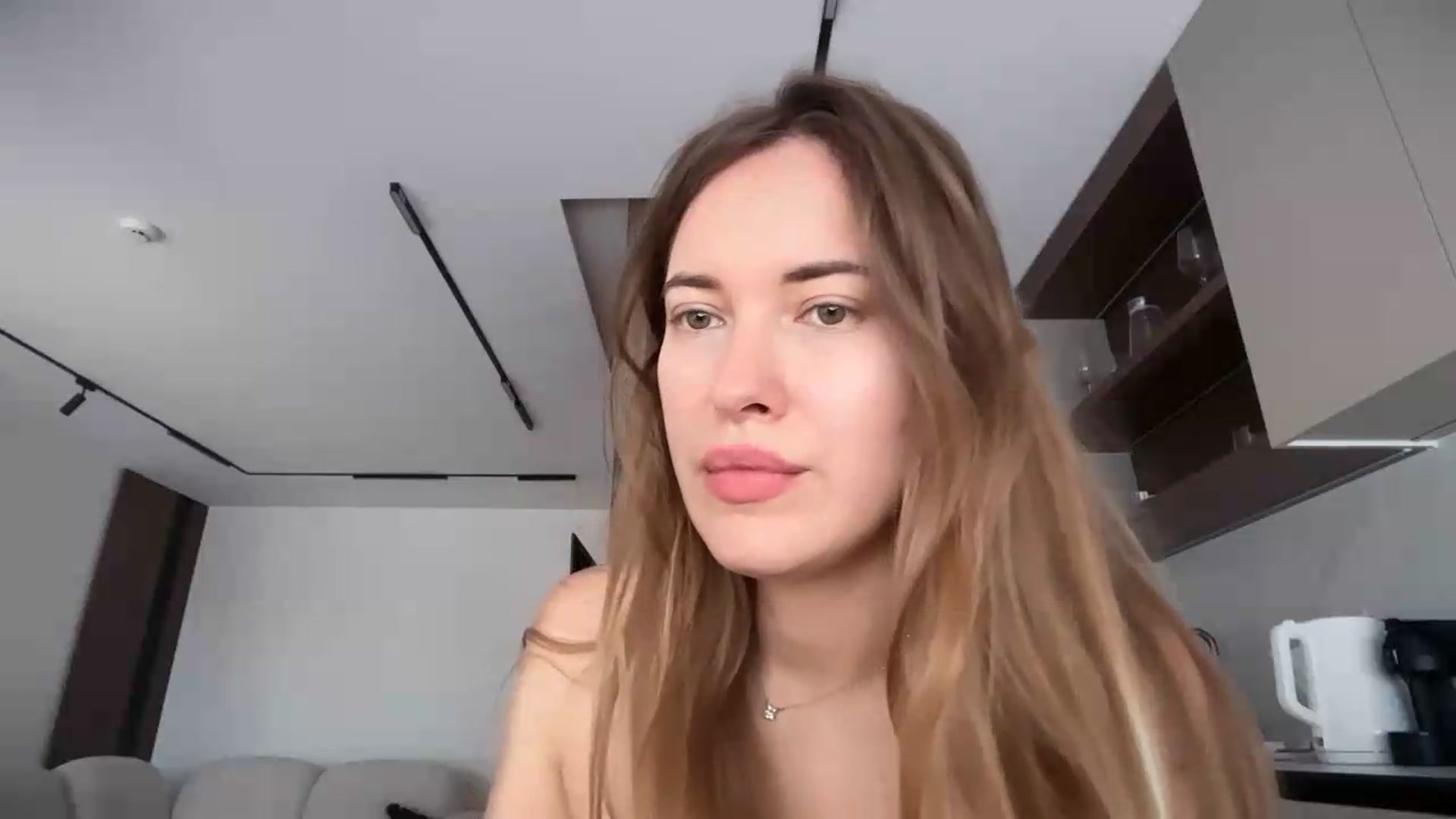 Gallery image thumbnail from SkySunFlower's myfreecams stream on, 07/28/2026, 14:03 image 16 of 20