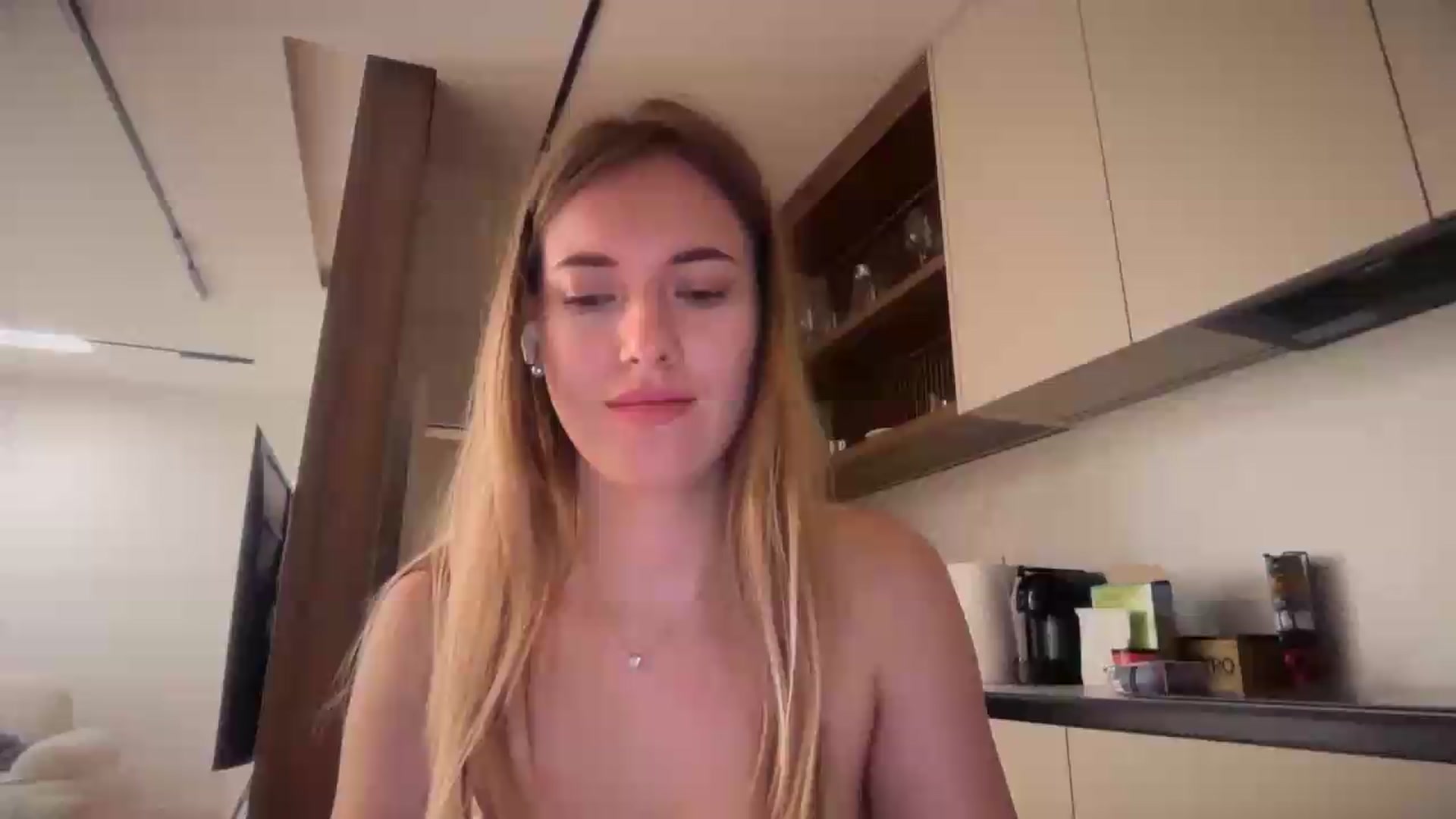 Gallery image thumbnail from SkySunFlower's myfreecams stream on, 07/29/2026, 01:01 image 19 of 20