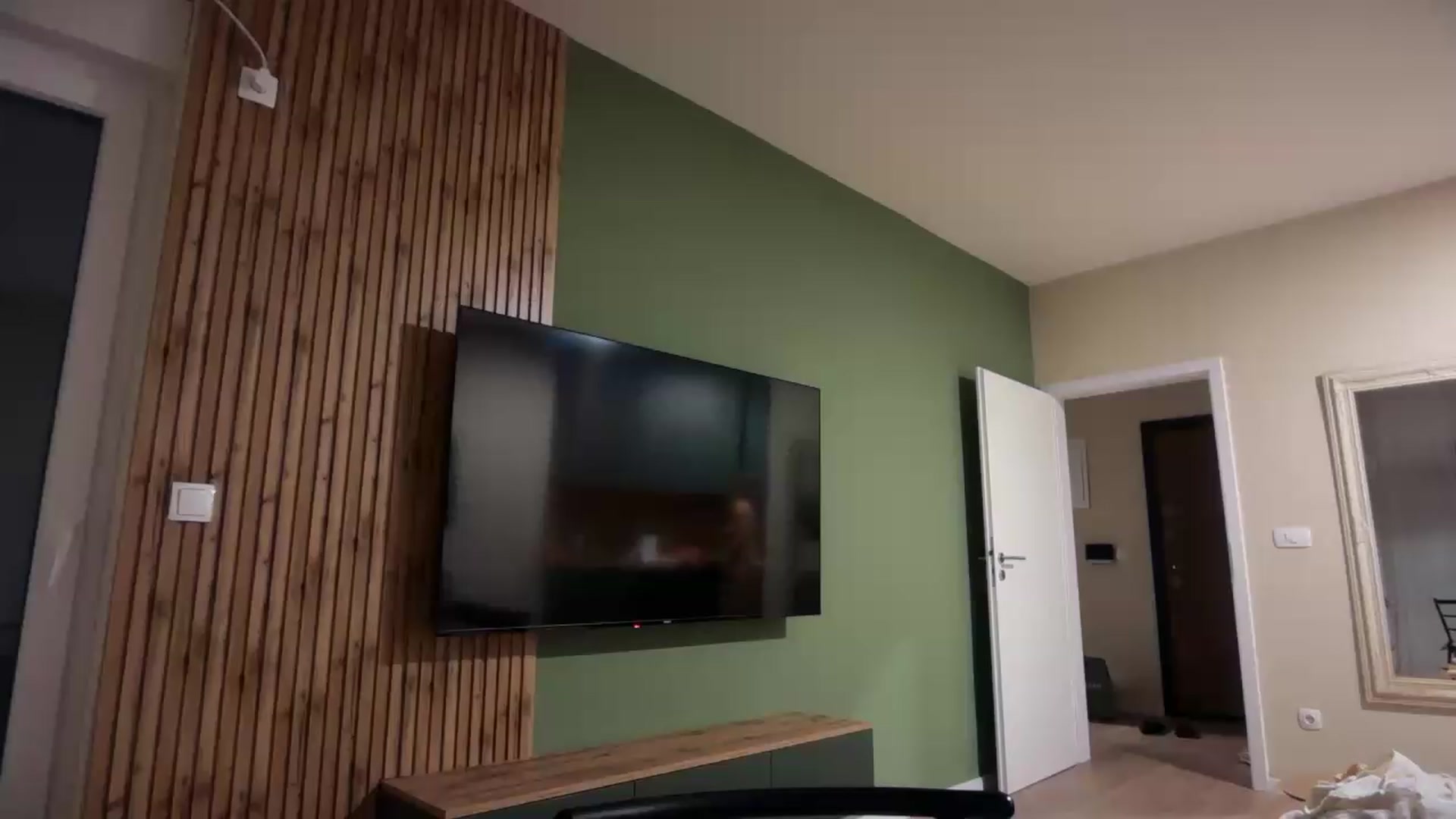 Gallery image thumbnail from SkySunFlower's myfreecams stream on, 07/30/2026, 24:01 image 19 of 20