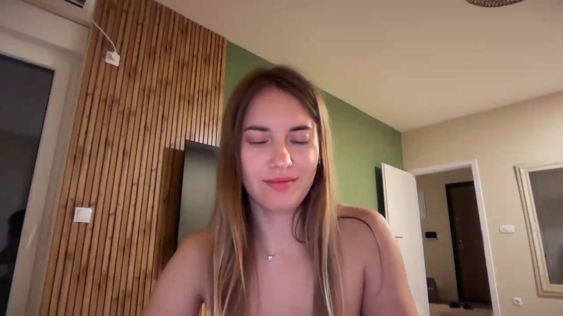 Gallery image thumbnail from SkySunFlower's myfreecams stream on, 07/30/2026, 01:01 image 8 of 20