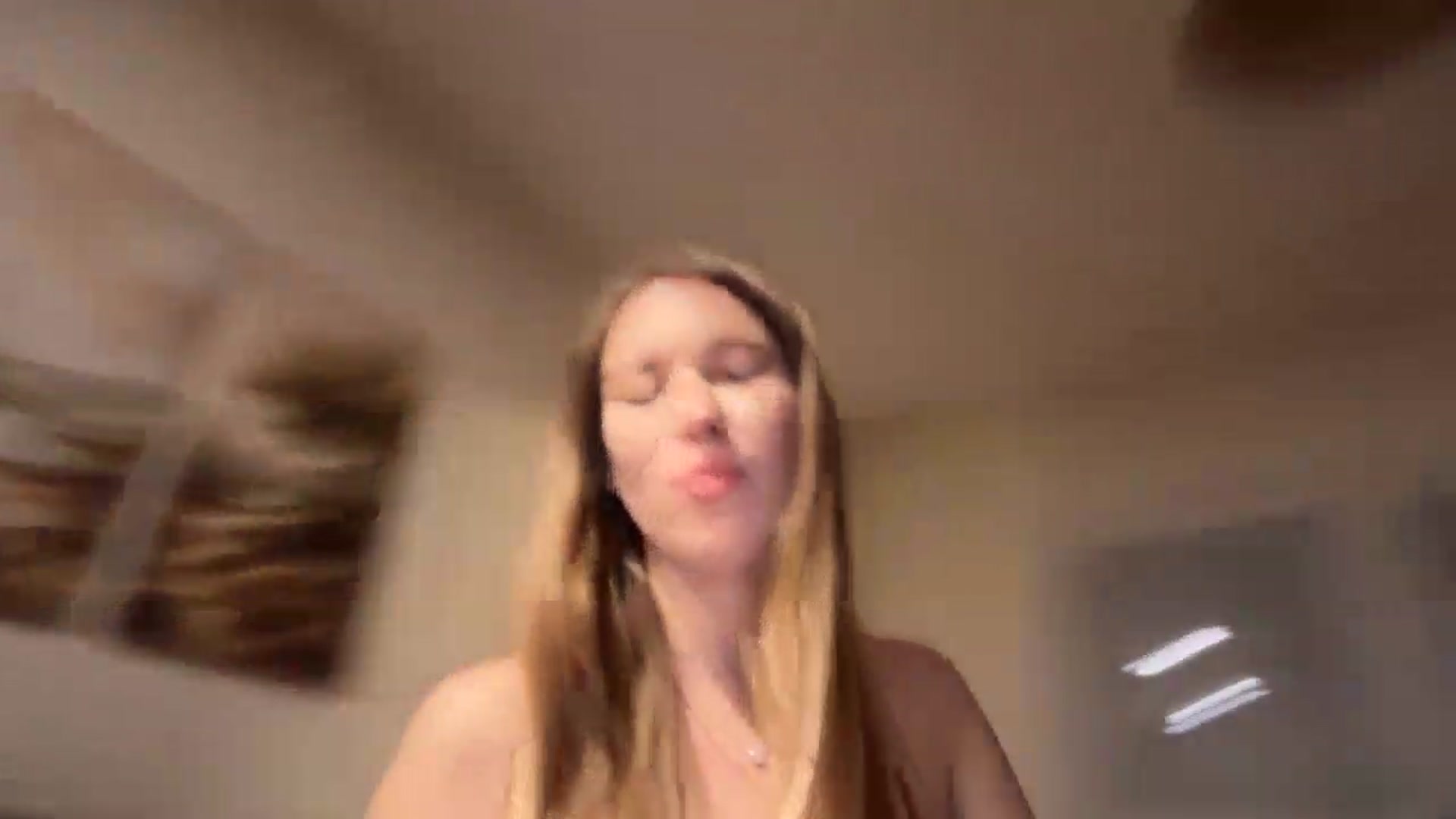 Gallery image thumbnail from SkySunFlower's myfreecams stream on, 07/31/2026, 01:01 image 10 of 20