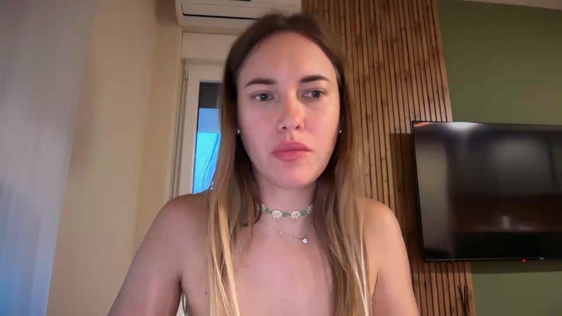 Gallery image thumbnail from SkySunFlower's myfreecams stream on, 08/03/2026, 04:36 image 14 of 20