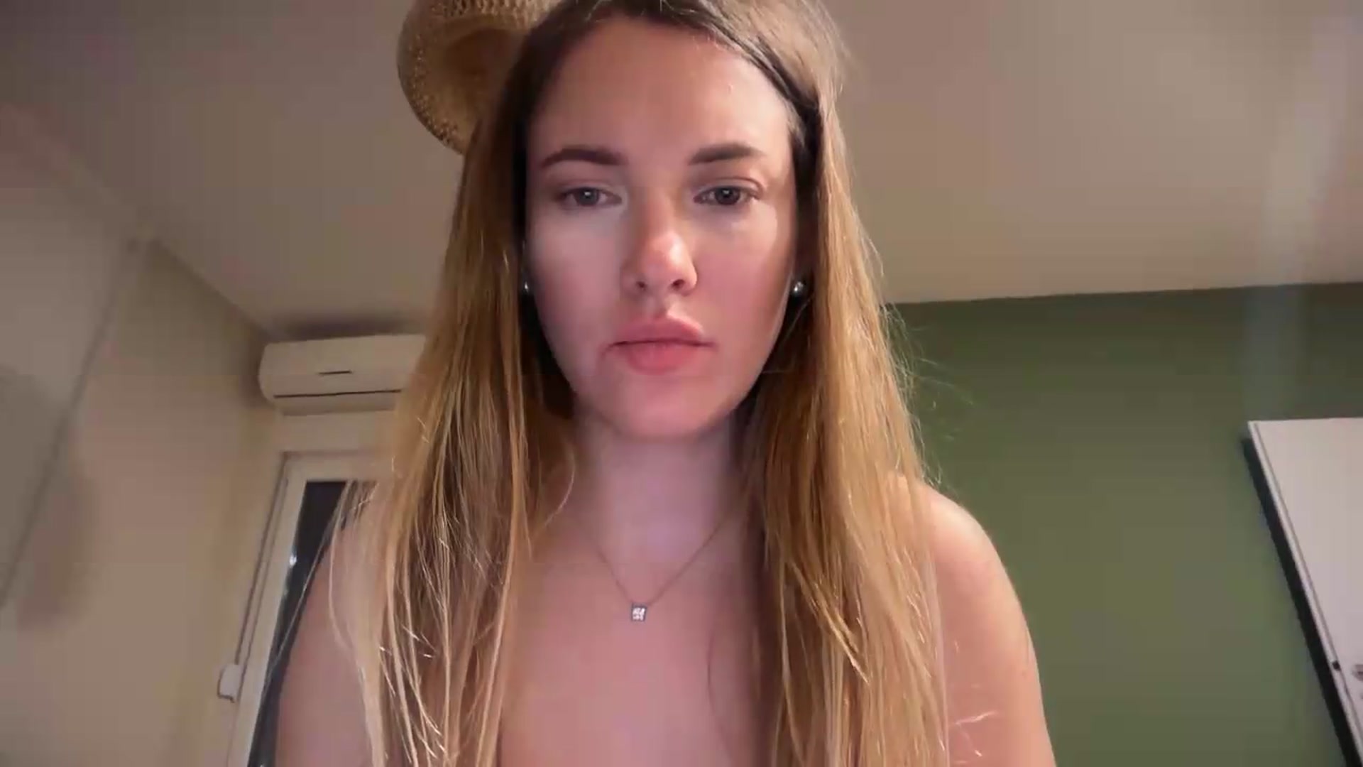 Gallery image thumbnail from SkySunFlower's myfreecams stream on, 08/07/2026, 01:00 image 17 of 20