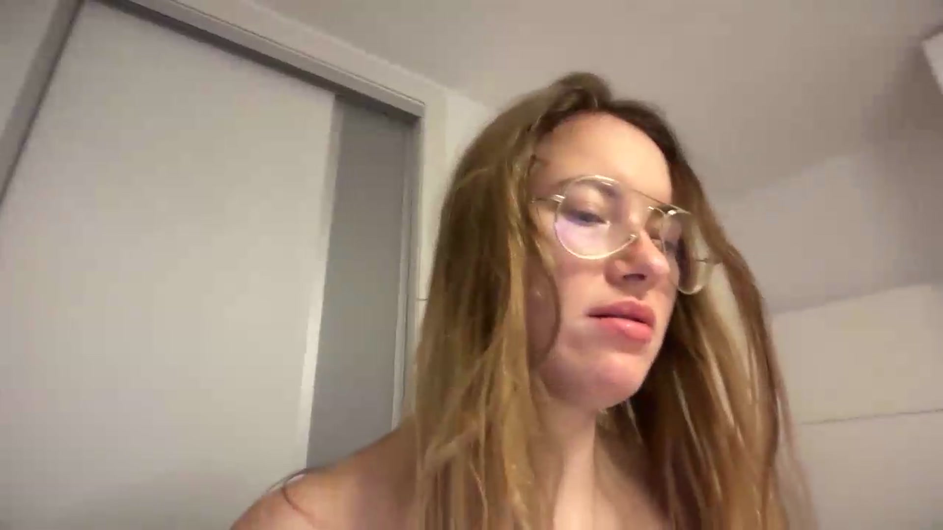 Gallery image thumbnail from SkySunFlower's myfreecams stream on, 08/08/2026, 03:57 image 10 of 20