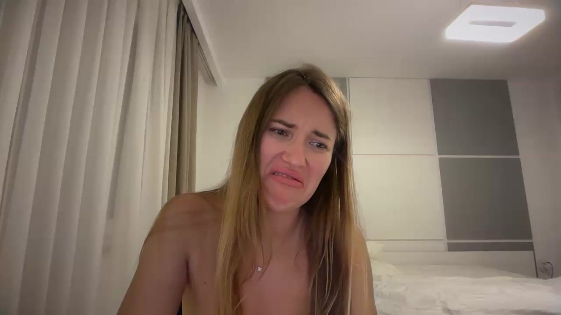 Gallery image thumbnail from SkySunFlower's myfreecams stream on, 08/09/2026, 01:09 image 9 of 20