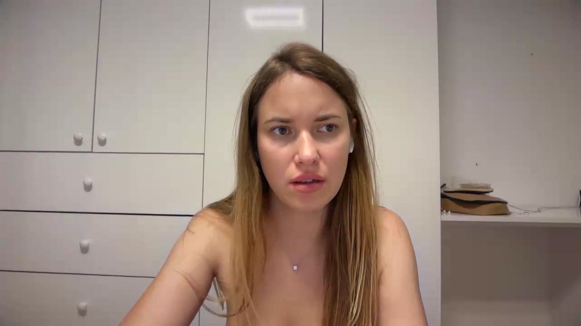 Gallery image thumbnail from SkySunFlower's myfreecams stream on, 08/09/2026, 01:09 image 20 of 20