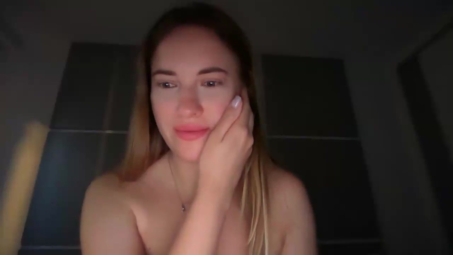 Gallery image thumbnail from SkySunFlower's myfreecams stream on, 08/11/2026, 18:09 image 5 of 20