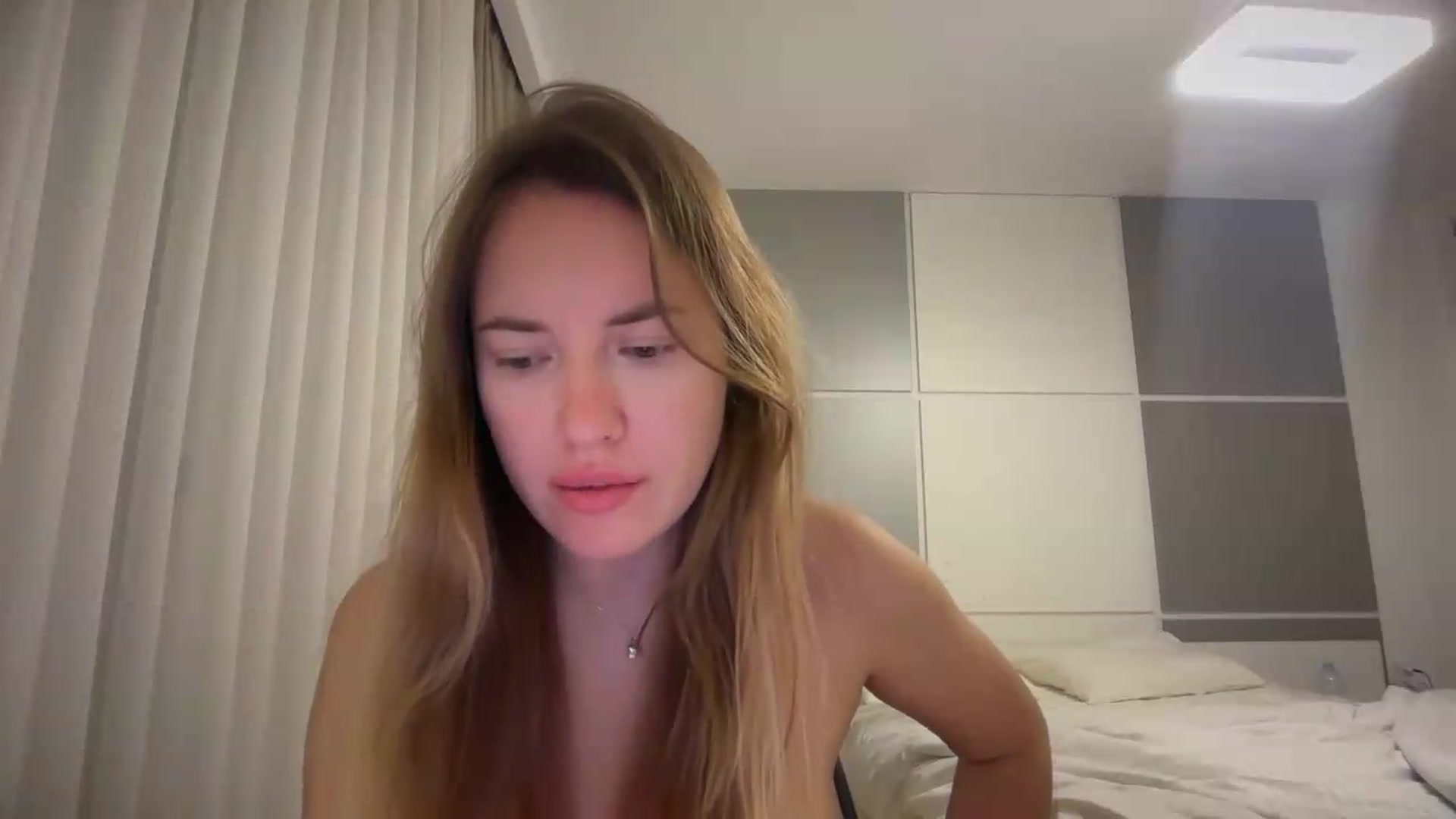Gallery image thumbnail from SkySunFlower's myfreecams stream on, 08/12/2026, 01:47 image 5 of 20