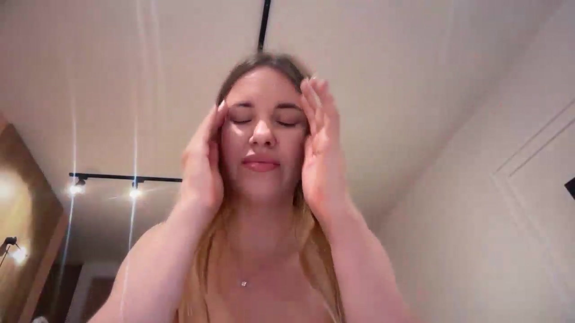 Gallery image thumbnail from SkySunFlower's myfreecams stream on, 08/14/2026, 04:21 image 5 of 20