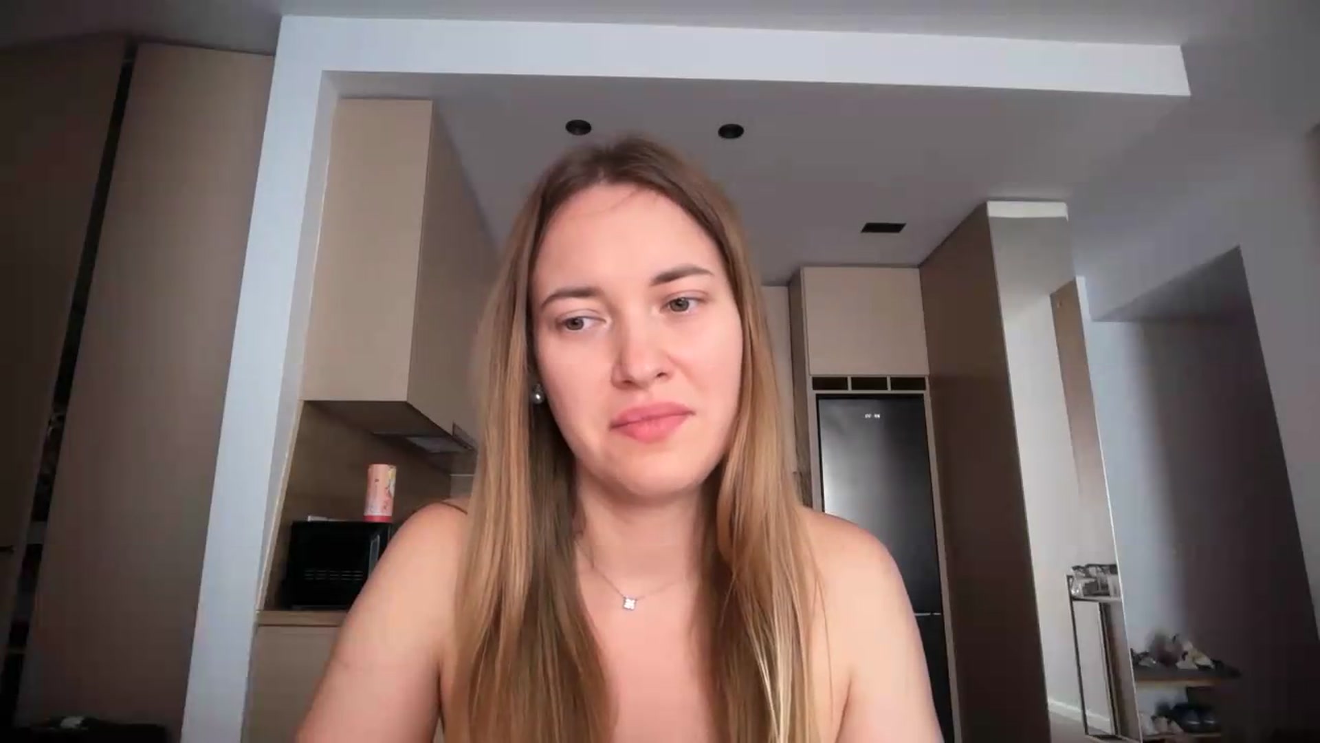 Gallery image thumbnail from SkySunFlower's myfreecams stream on, 08/14/2026, 06:44 image 18 of 20