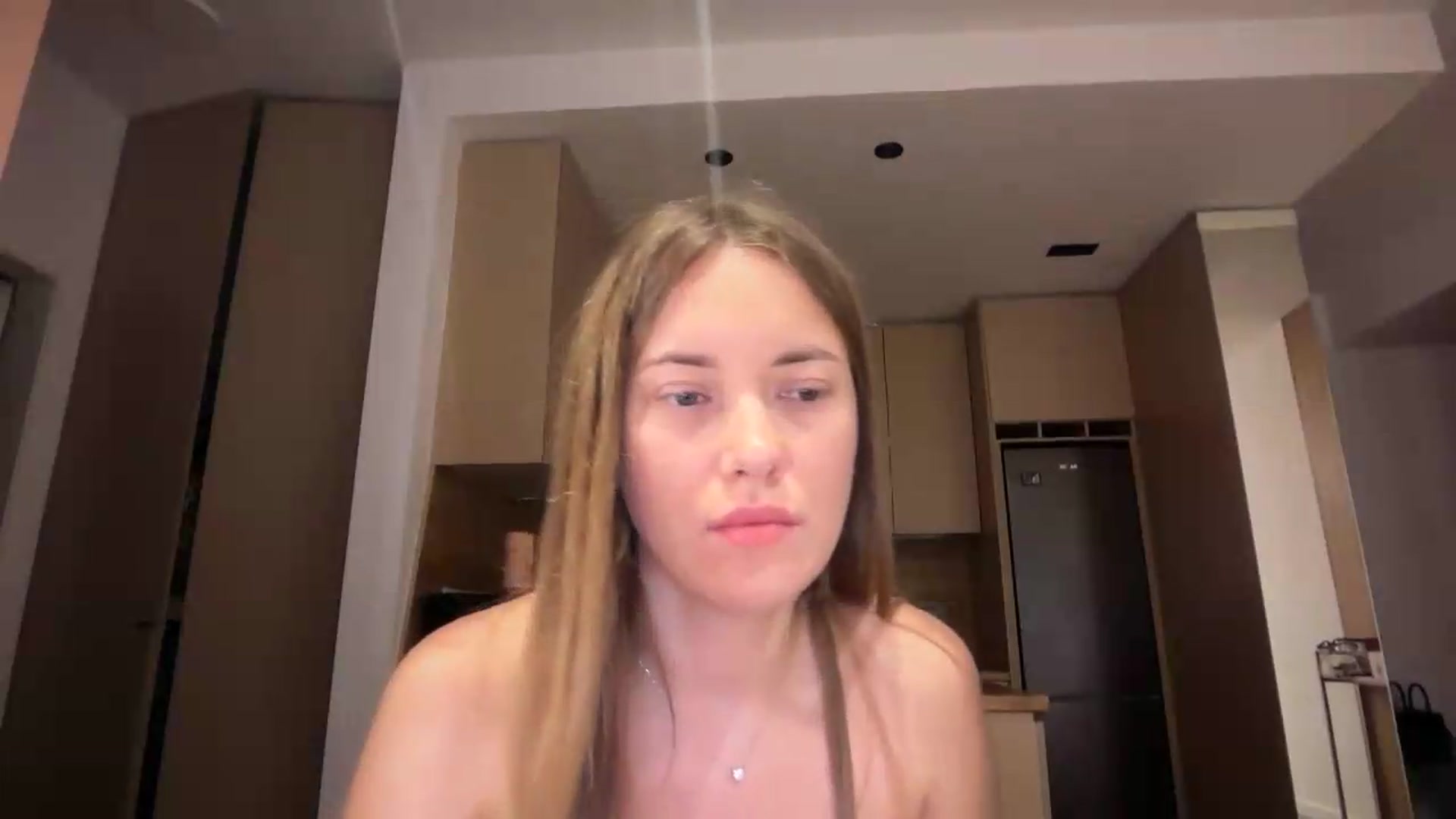 Gallery image thumbnail from SkySunFlower's myfreecams stream on, 08/21/2026, 01:48 image 12 of 20