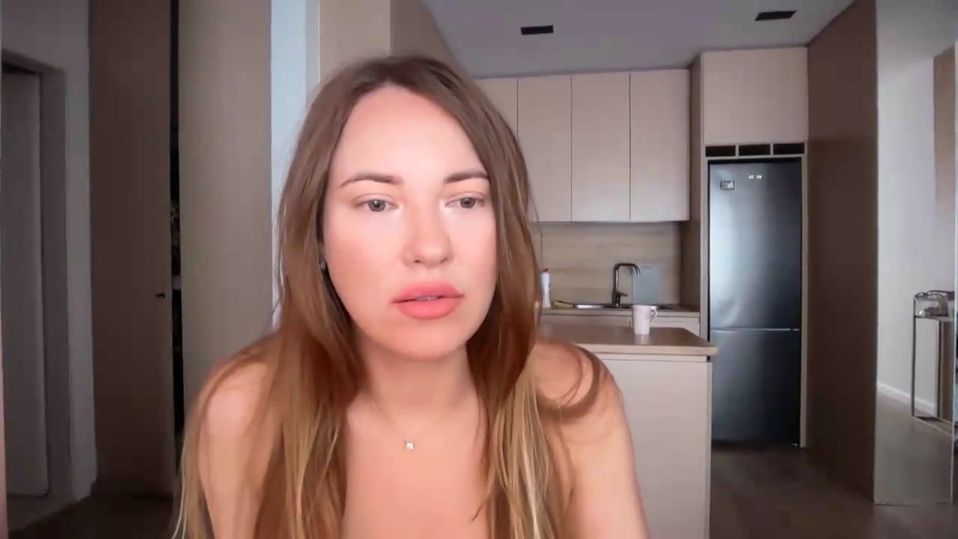 Gallery image thumbnail from SkySunFlower's myfreecams stream on, 08/21/2026, 13:32 image 4 of 20