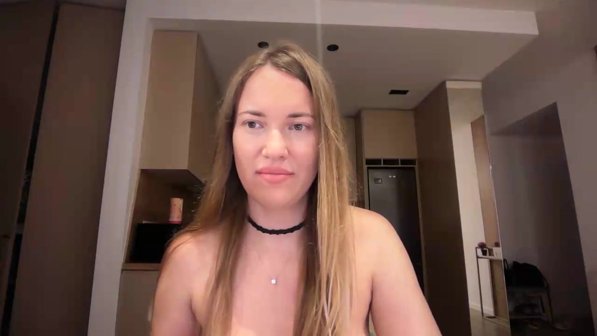 Gallery image thumbnail from SkySunFlower's myfreecams stream on, 08/21/2026, 22:26 image 9 of 20