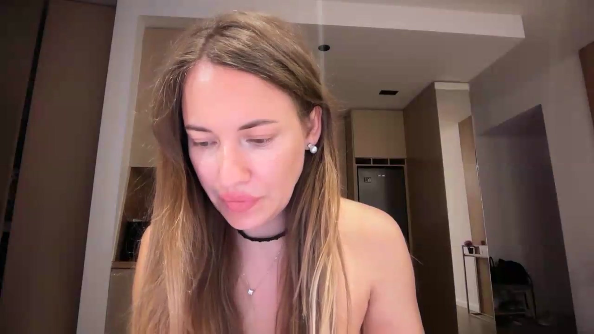 Gallery image thumbnail from SkySunFlower's myfreecams stream on, 08/21/2026, 22:26 image 6 of 20