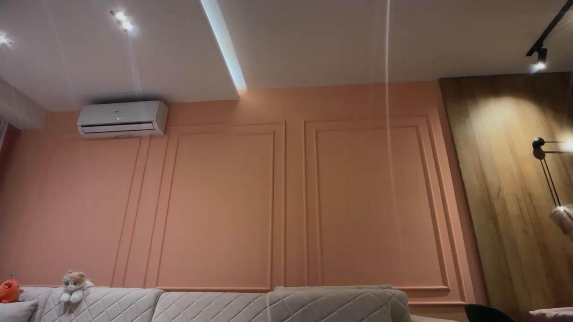 Gallery image thumbnail from SkySunFlower's myfreecams stream on, 08/22/2026, 04:55 image 4 of 20