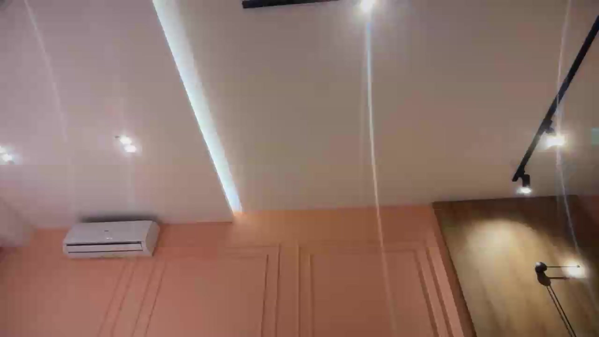 Gallery image thumbnail from SkySunFlower's myfreecams stream on, 08/22/2026, 04:55 image 1 of 20