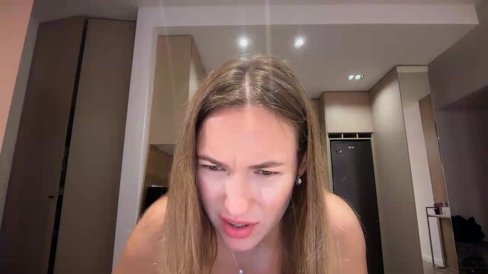 Gallery image thumbnail from SkySunFlower's myfreecams stream on, 08/24/2026, 24:01 image 3 of 20