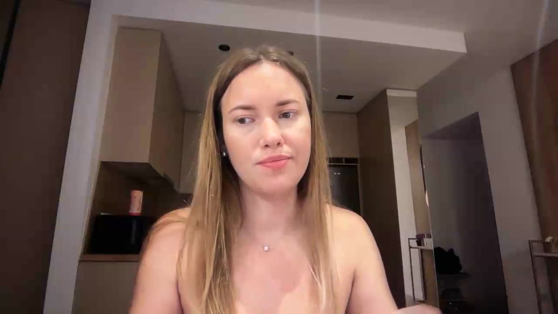Gallery image thumbnail from SkySunFlower's myfreecams stream on, 08/24/2026, 24:01 image 19 of 20