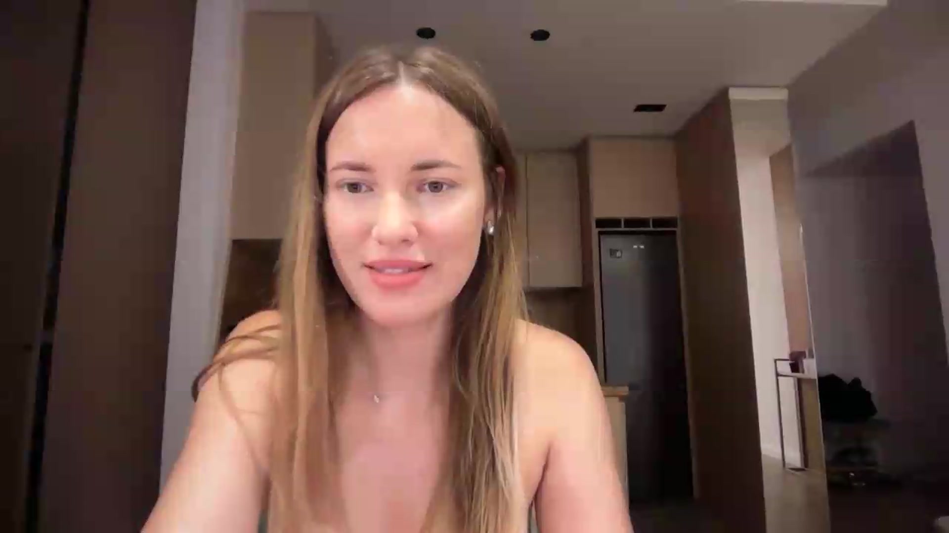 Gallery image thumbnail from SkySunFlower's myfreecams stream on, 08/24/2026, 04:09 image 11 of 20