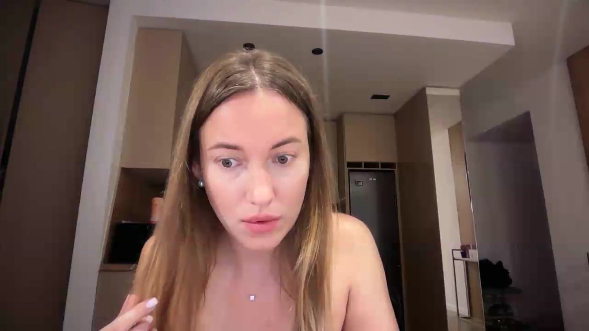 Gallery image thumbnail from SkySunFlower's myfreecams stream on, 08/24/2026, 04:09 image 3 of 20