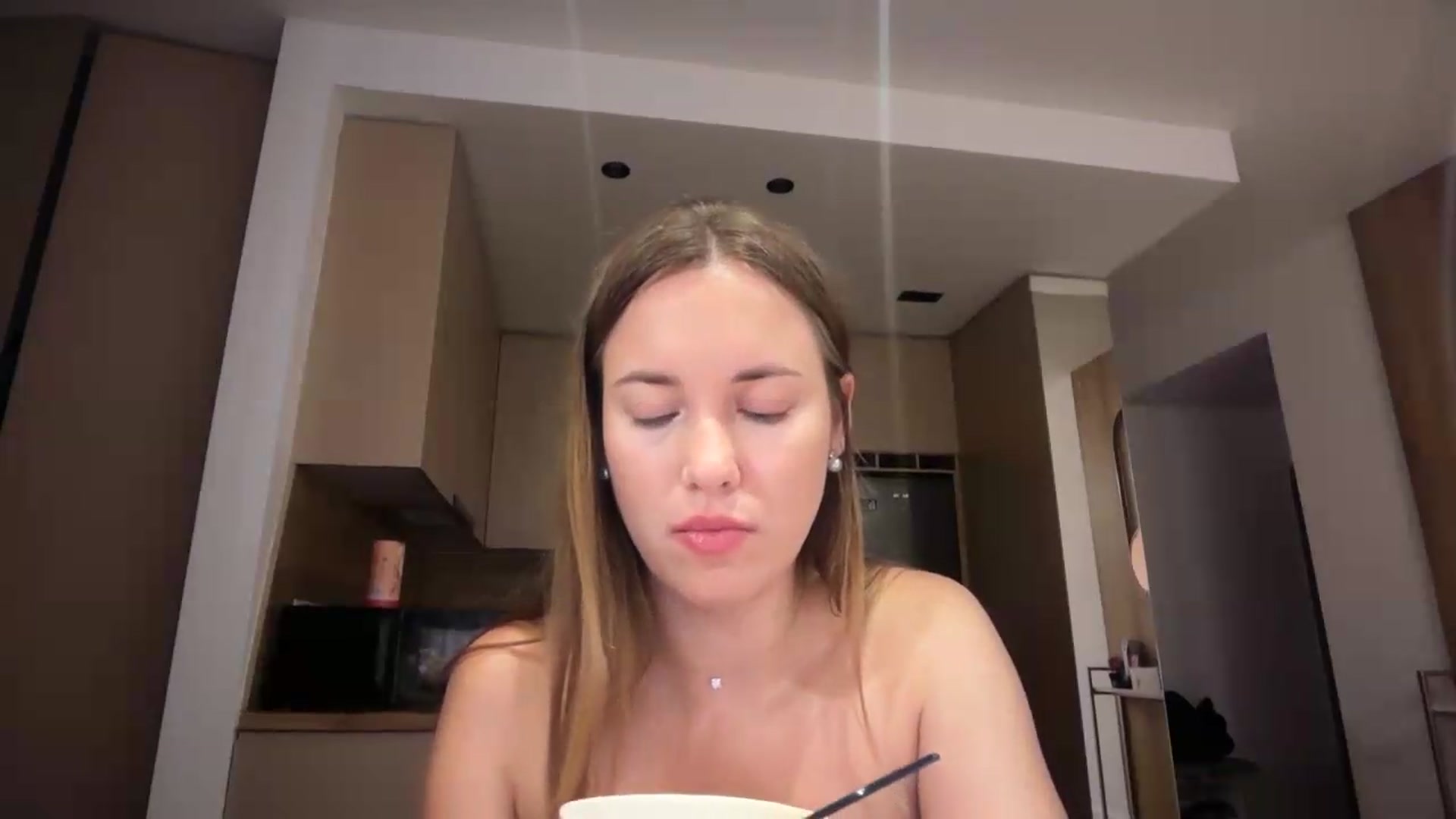 Gallery image thumbnail from SkySunFlower's myfreecams stream on, 08/24/2026, 04:58 image 12 of 20