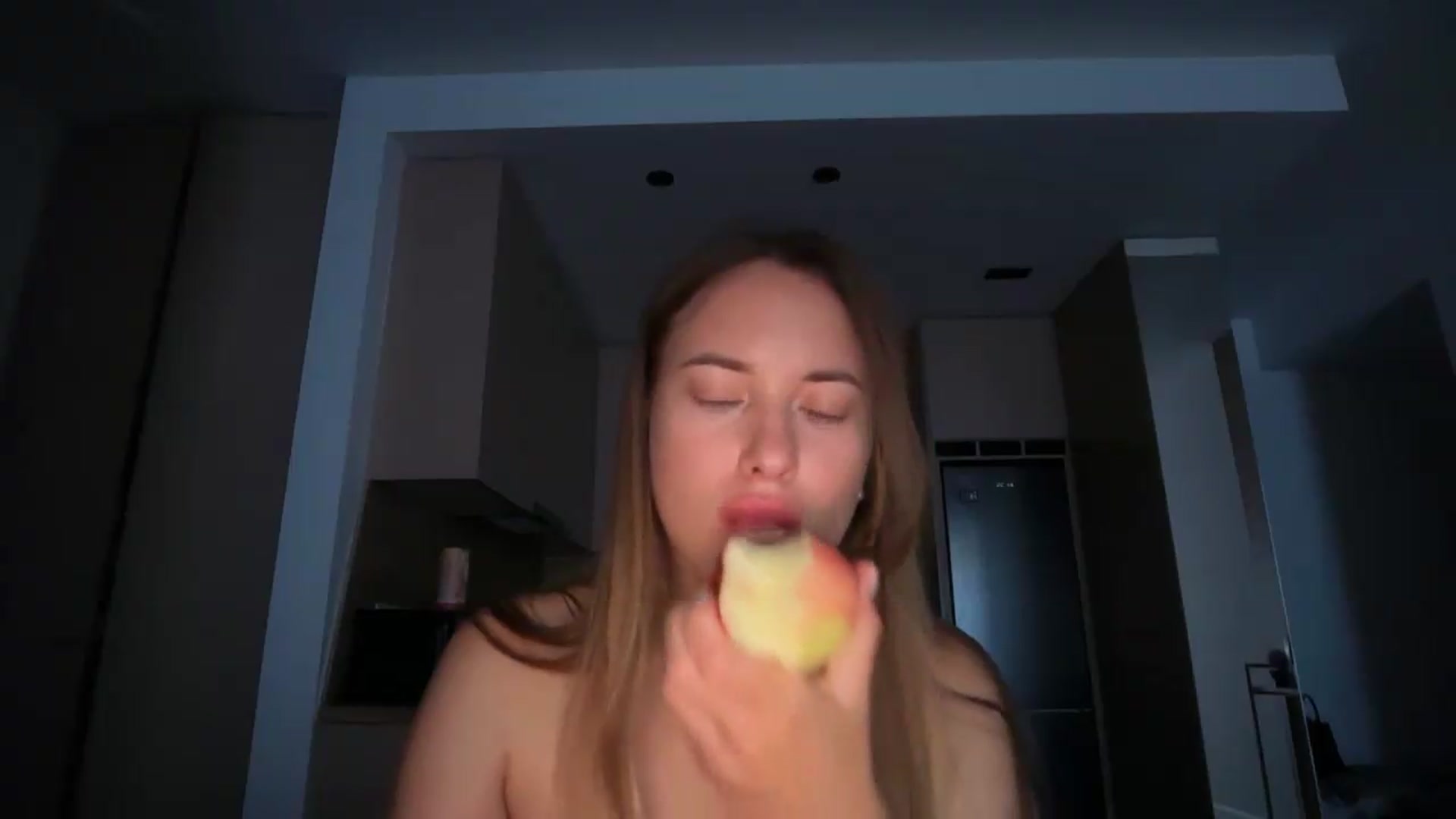 Gallery image thumbnail from SkySunFlower's myfreecams stream on, 08/26/2026, 04:56 image 19 of 20