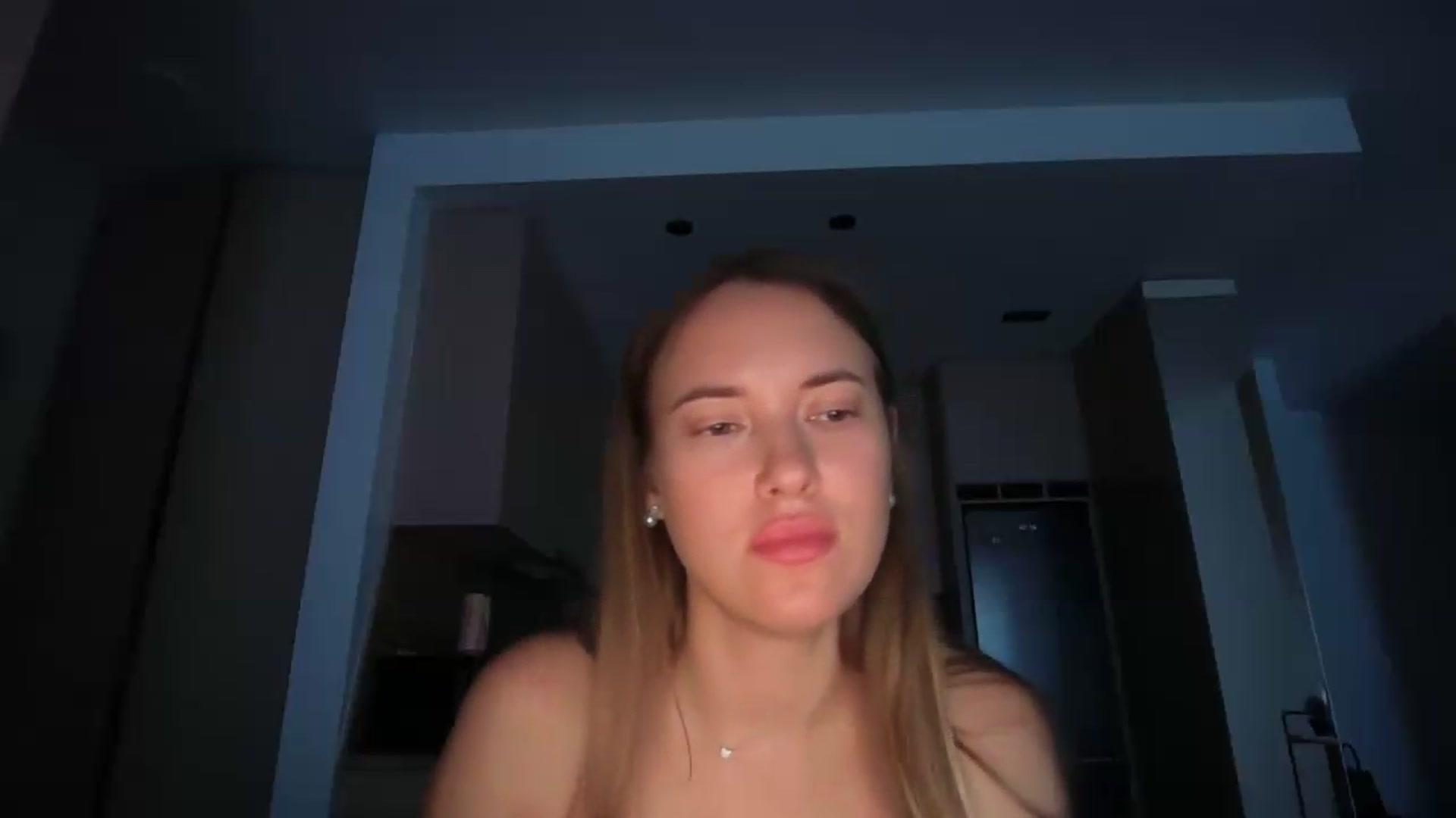 Gallery image thumbnail from SkySunFlower's myfreecams stream on, 08/26/2026, 04:56 image 11 of 20