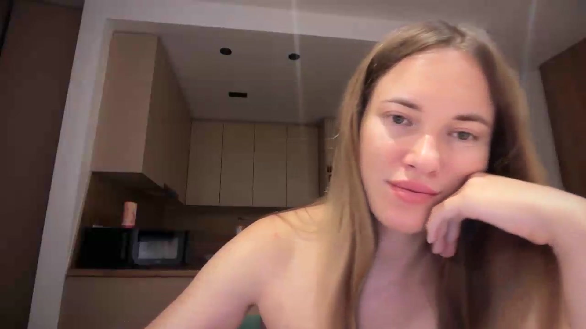 Gallery image thumbnail from SkySunFlower's myfreecams stream on, 08/26/2026, 23:27 image 4 of 20