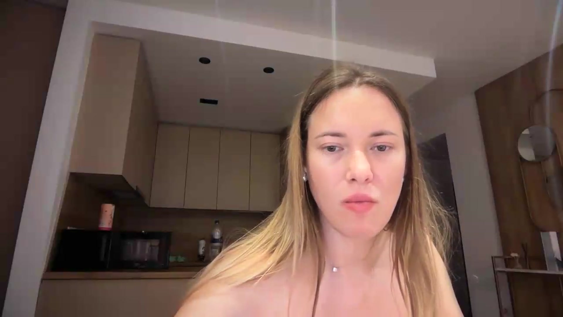 Gallery image thumbnail from SkySunFlower's myfreecams stream on, 08/27/2026, 01:07 image 17 of 20