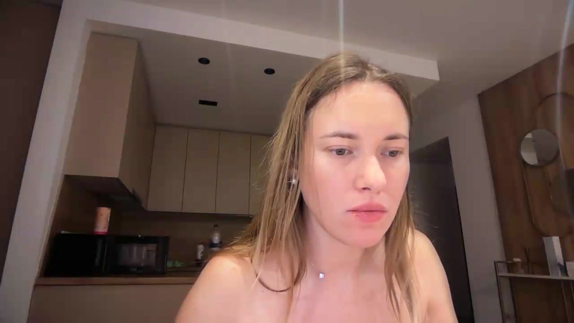 Gallery image thumbnail from SkySunFlower's myfreecams stream on, 08/27/2026, 01:07 image 14 of 20