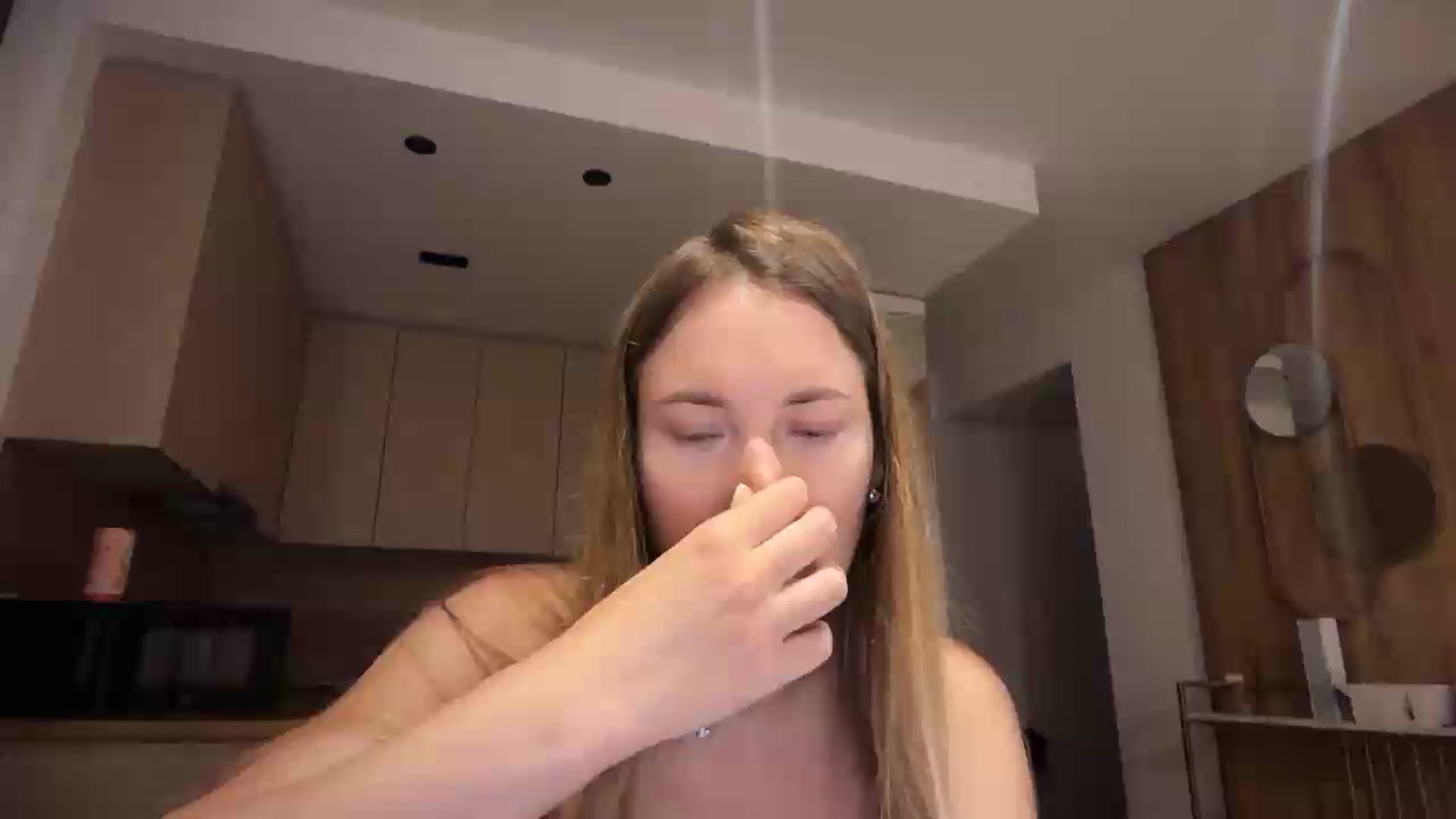 Gallery image thumbnail from SkySunFlower's myfreecams stream on, 08/28/2026, 03:30 image 6 of 20