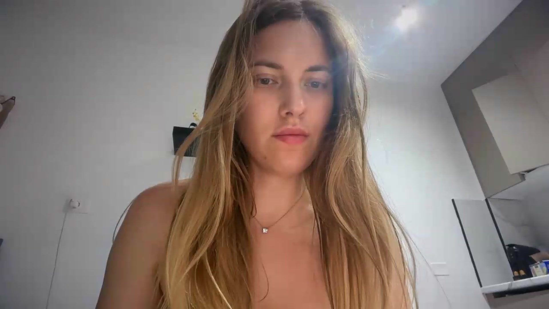 Gallery image thumbnail from SkySunFlower's myfreecams stream on, 09/05/2026, 01:51 image 7 of 20