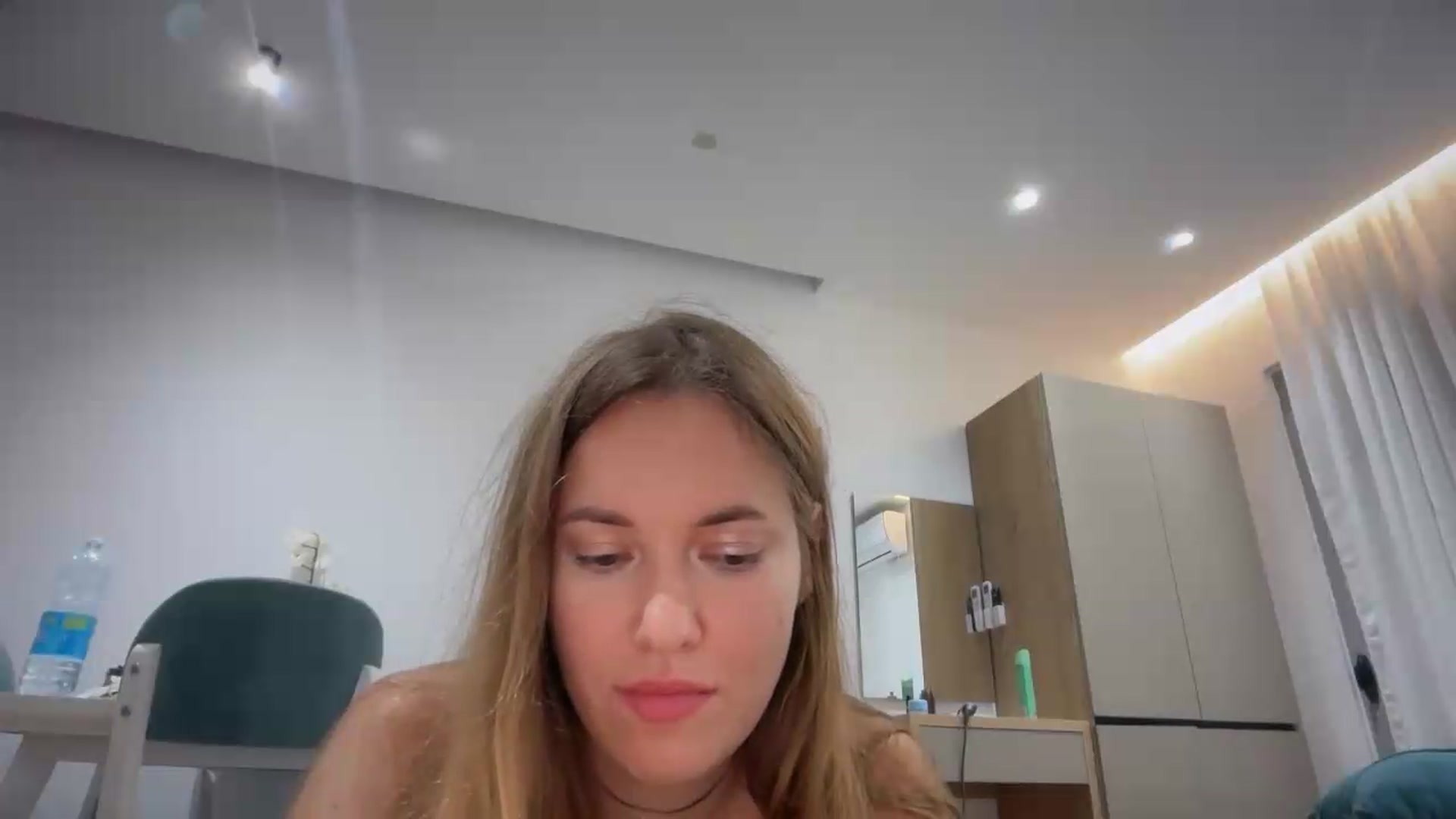 Gallery image thumbnail from SkySunFlower's myfreecams stream on, 09/13/2026, 02:58 image 13 of 20