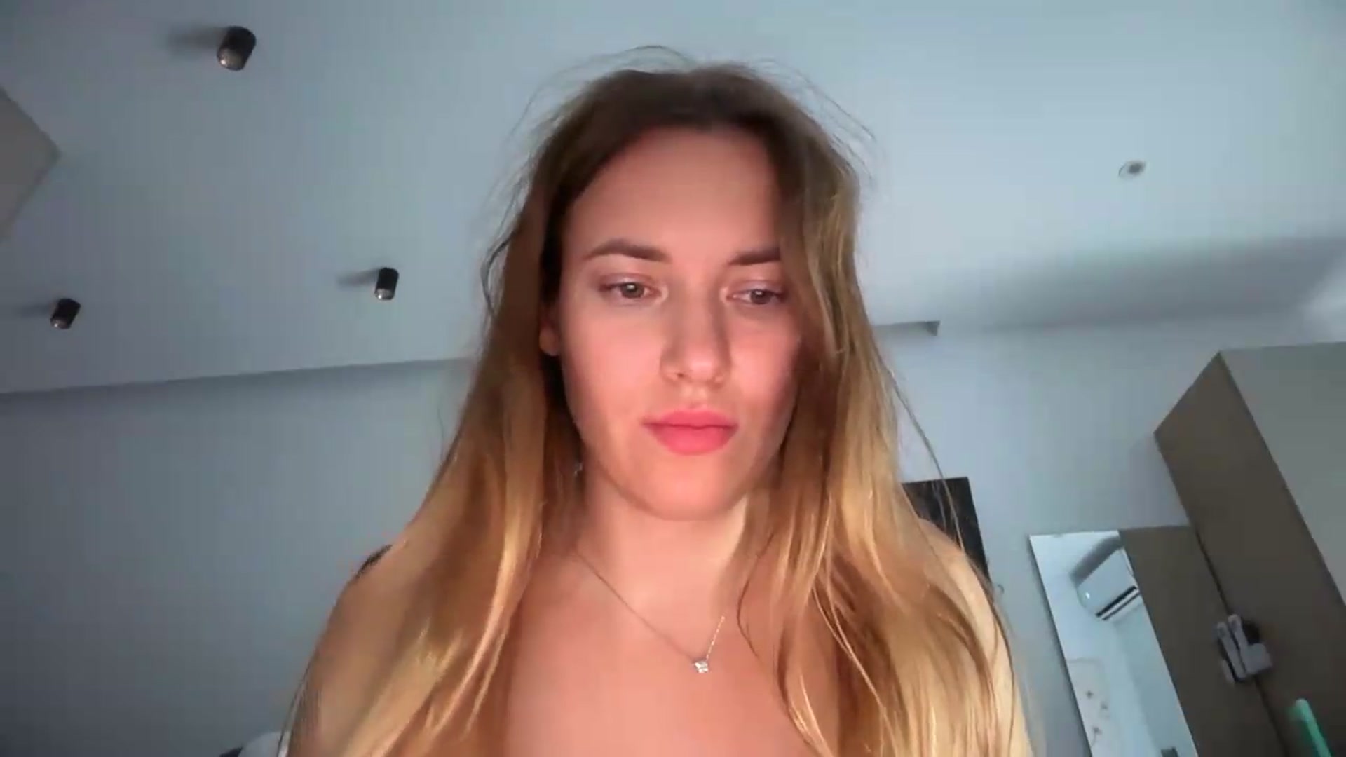 Gallery image thumbnail from SkySunFlower's myfreecams stream on, 09/13/2026, 06:41 image 18 of 20