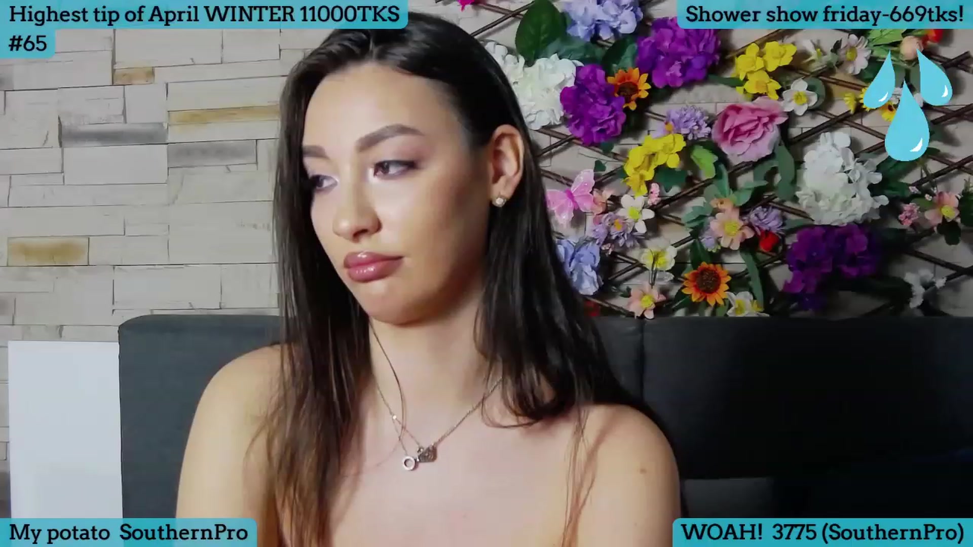 Gallery image thumbnail from SkyV_'s myfreecams stream on, 04/19/2023, 17:35 image 8 of 20