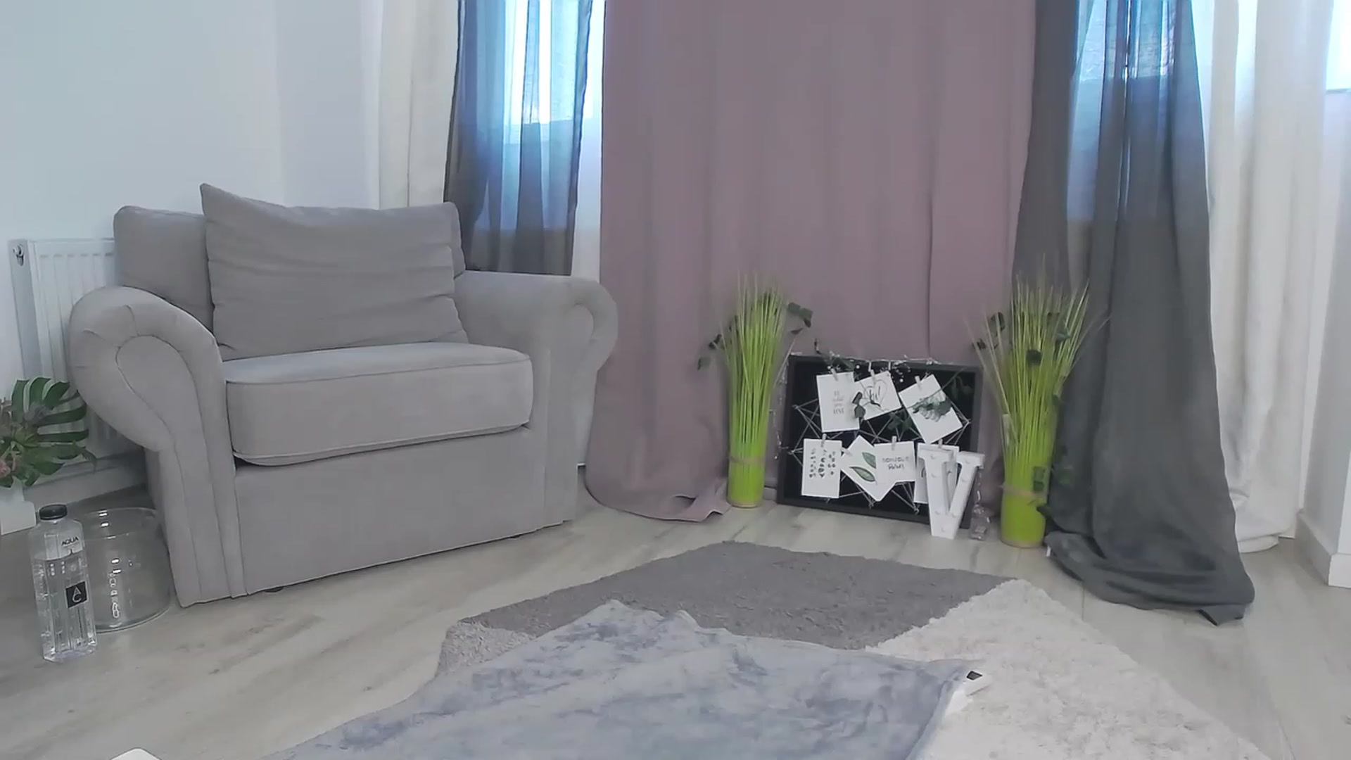 Gallery image thumbnail from SkyV_'s myfreecams stream on, 08/01/2023, 14:13 image 17 of 20
