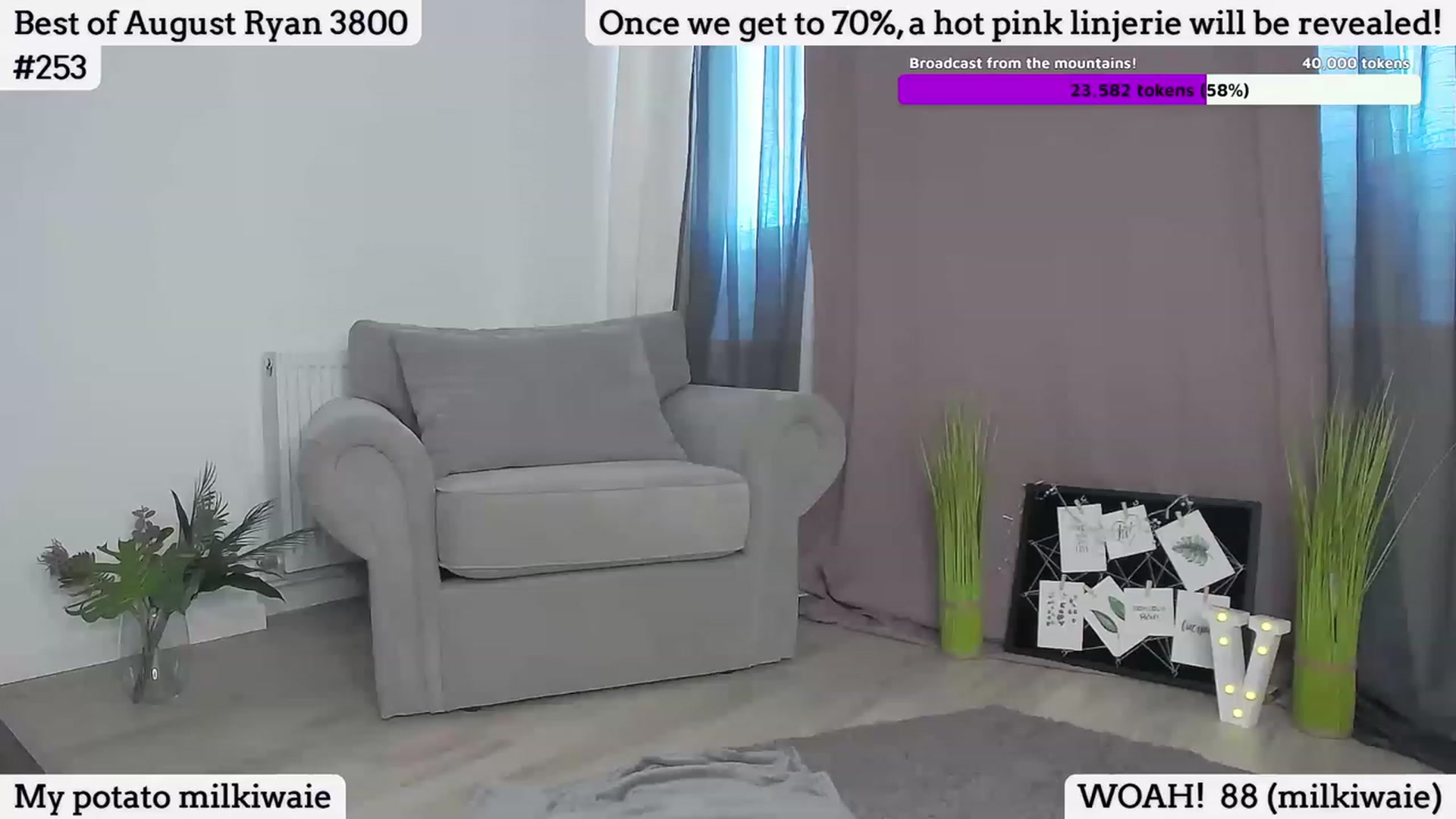 Gallery image thumbnail from SkyV_'s myfreecams stream on, 08/08/2023, 16:07 image 12 of 20