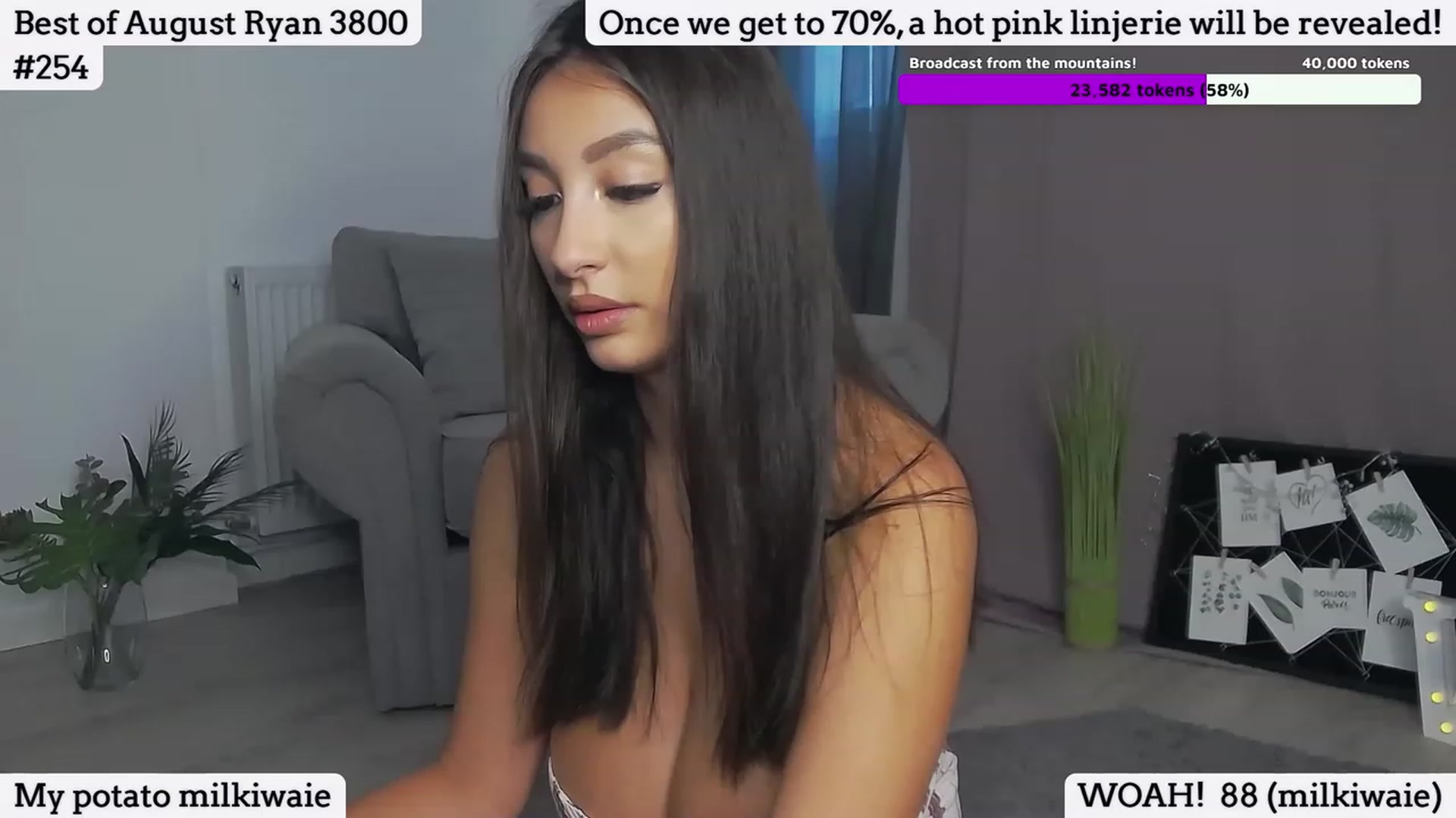 Gallery image thumbnail from SkyV_'s myfreecams stream on, 08/08/2023, 17:13 image 11 of 20
