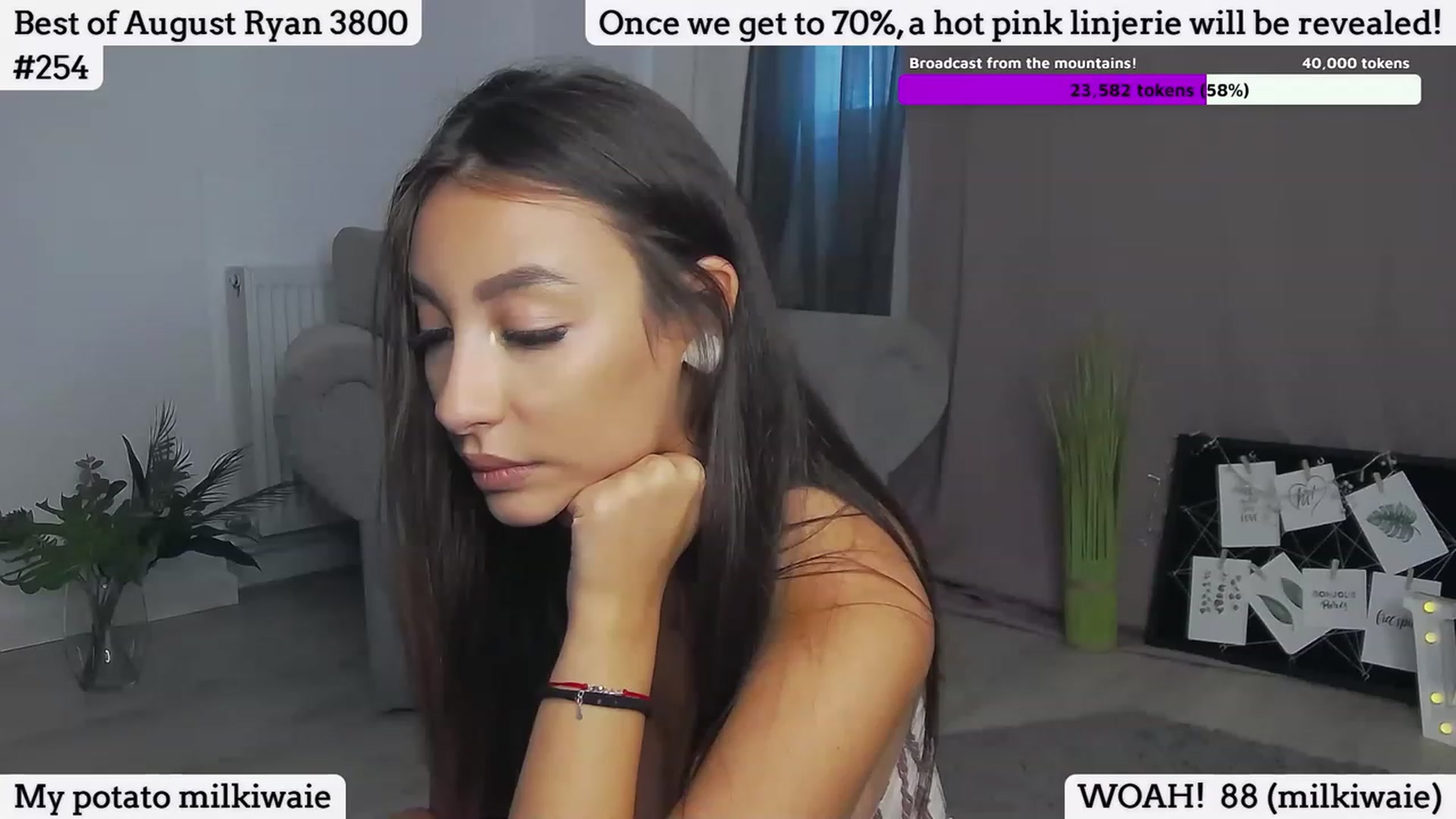 Gallery image thumbnail from SkyV_'s myfreecams stream on, 08/08/2023, 17:13 image 6 of 20