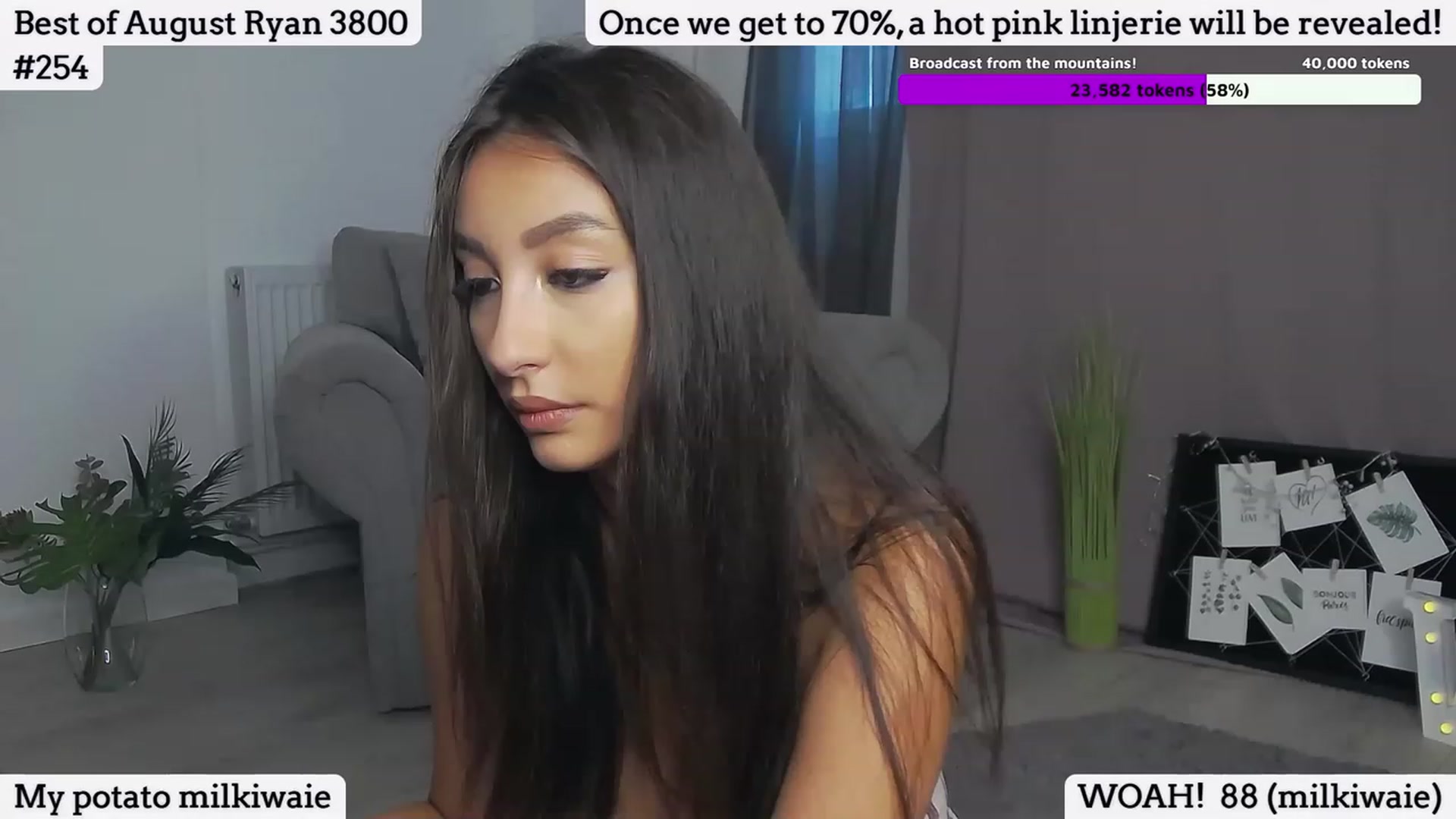 Gallery image thumbnail from SkyV_'s myfreecams stream on, 08/08/2023, 17:13 image 8 of 20