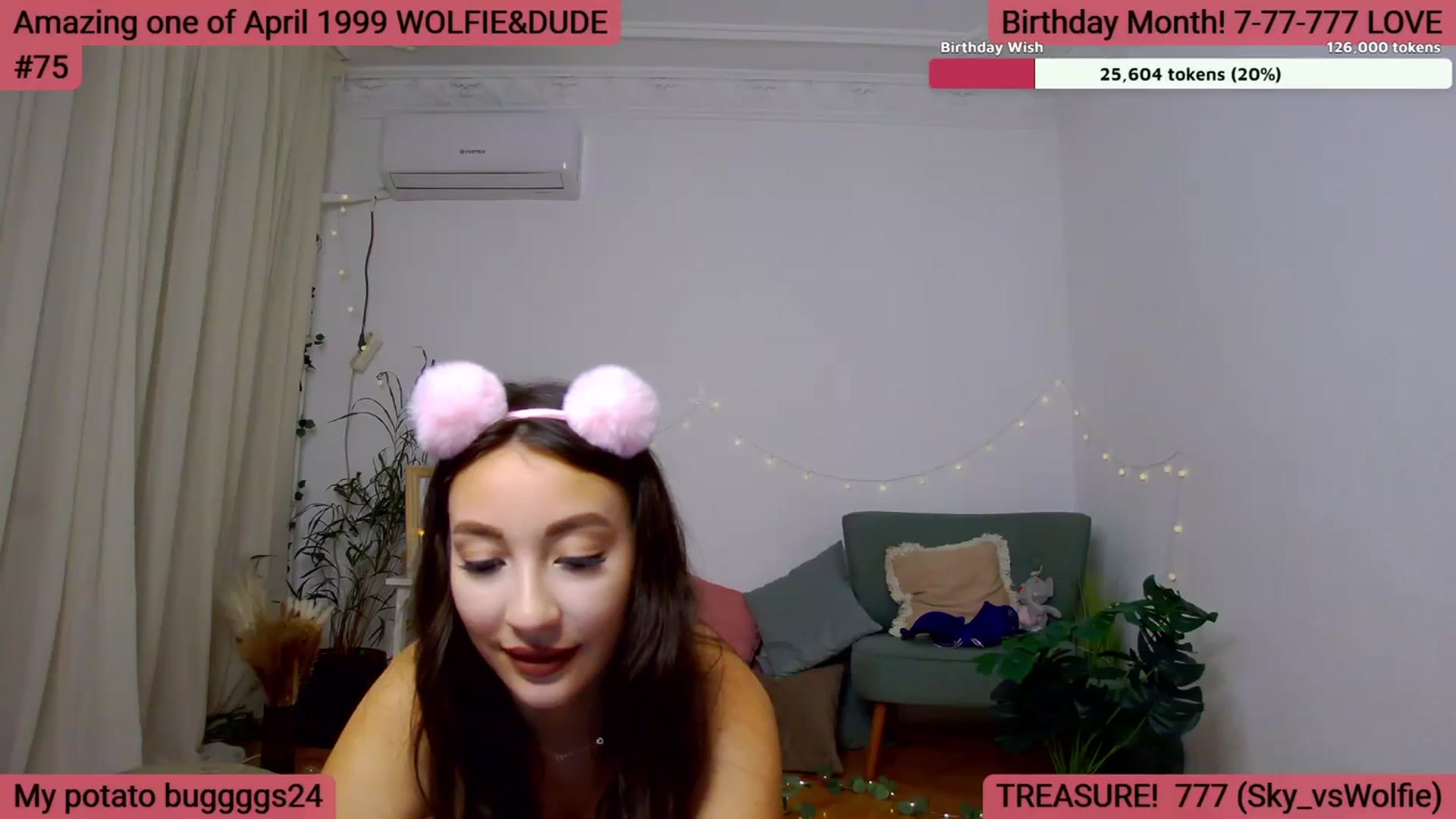 Gallery image thumbnail from SkyV_'s myfreecams stream on, 04/05/2024, 21:11 image 11 of 20